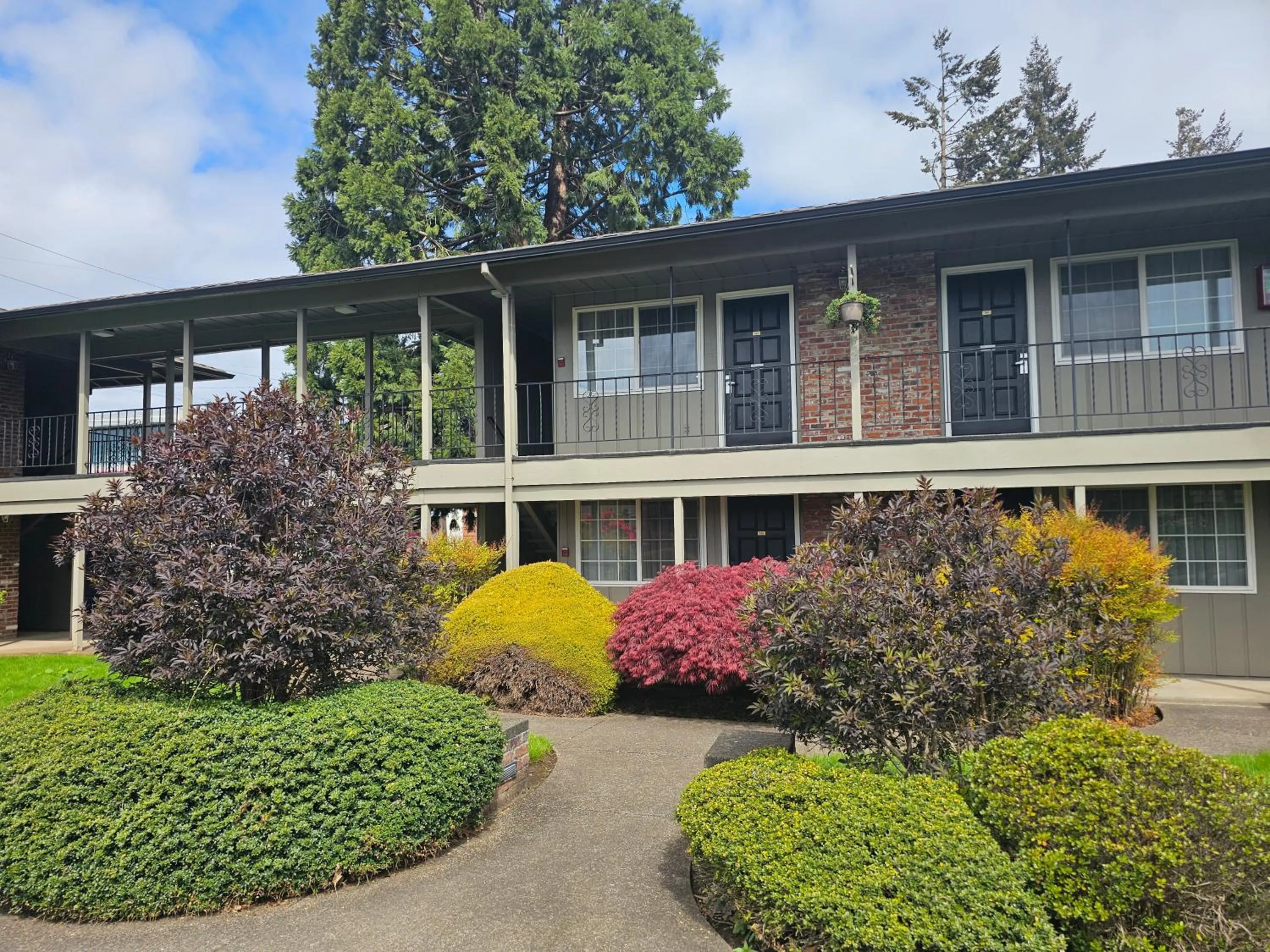Garden in Village Inn