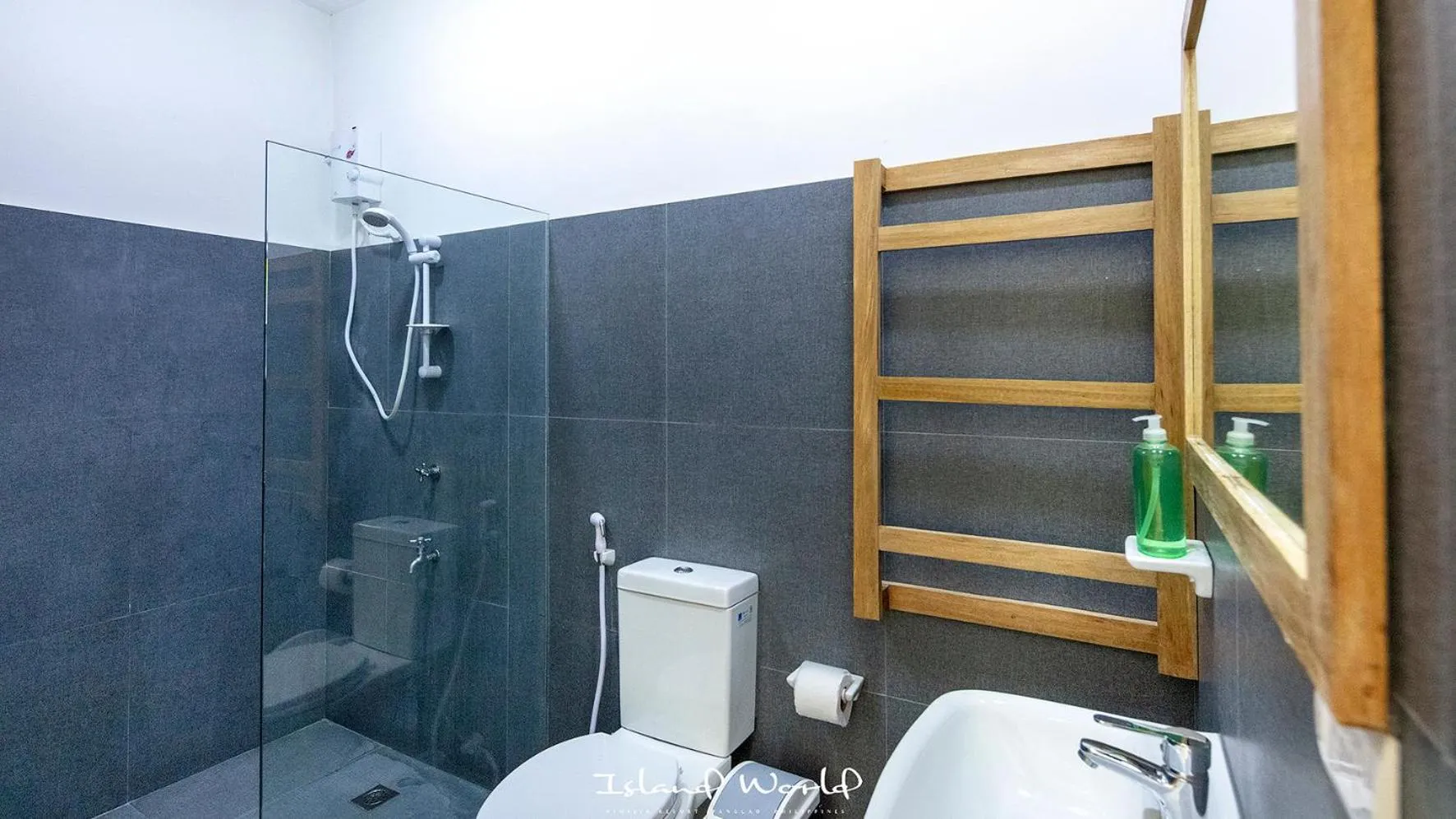 Bathroom in Island World Panglao