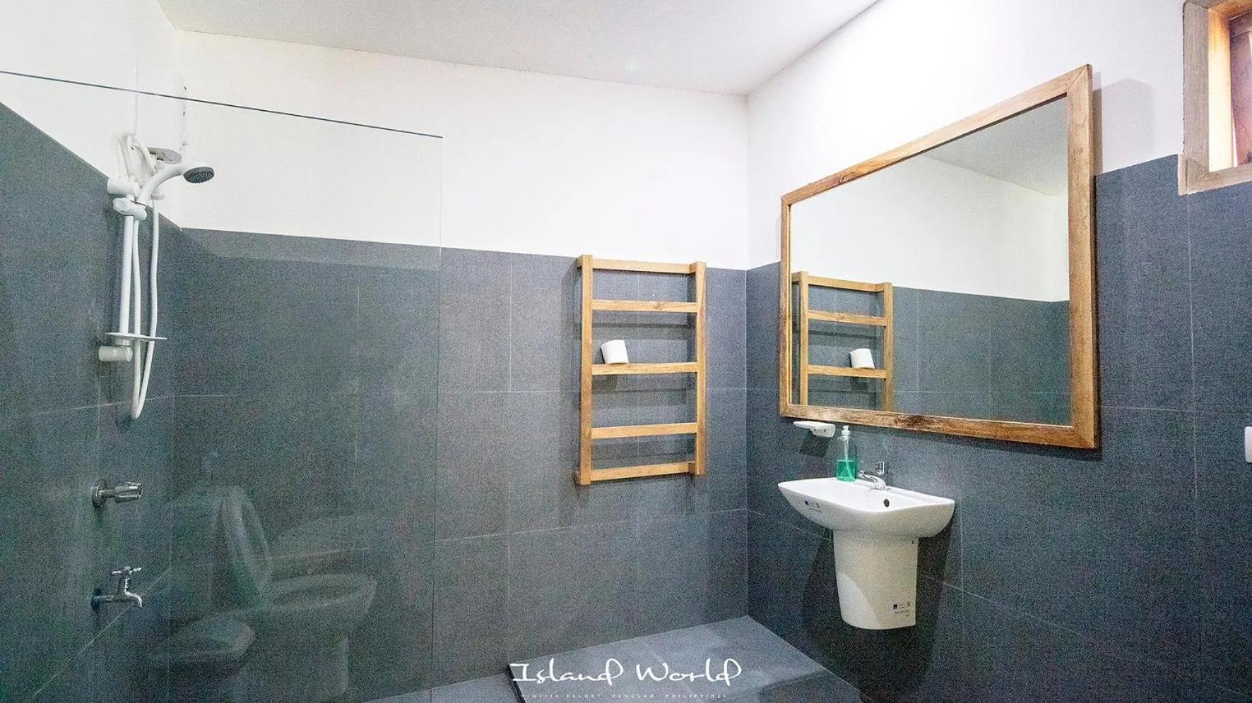 Bathroom in Island World Panglao