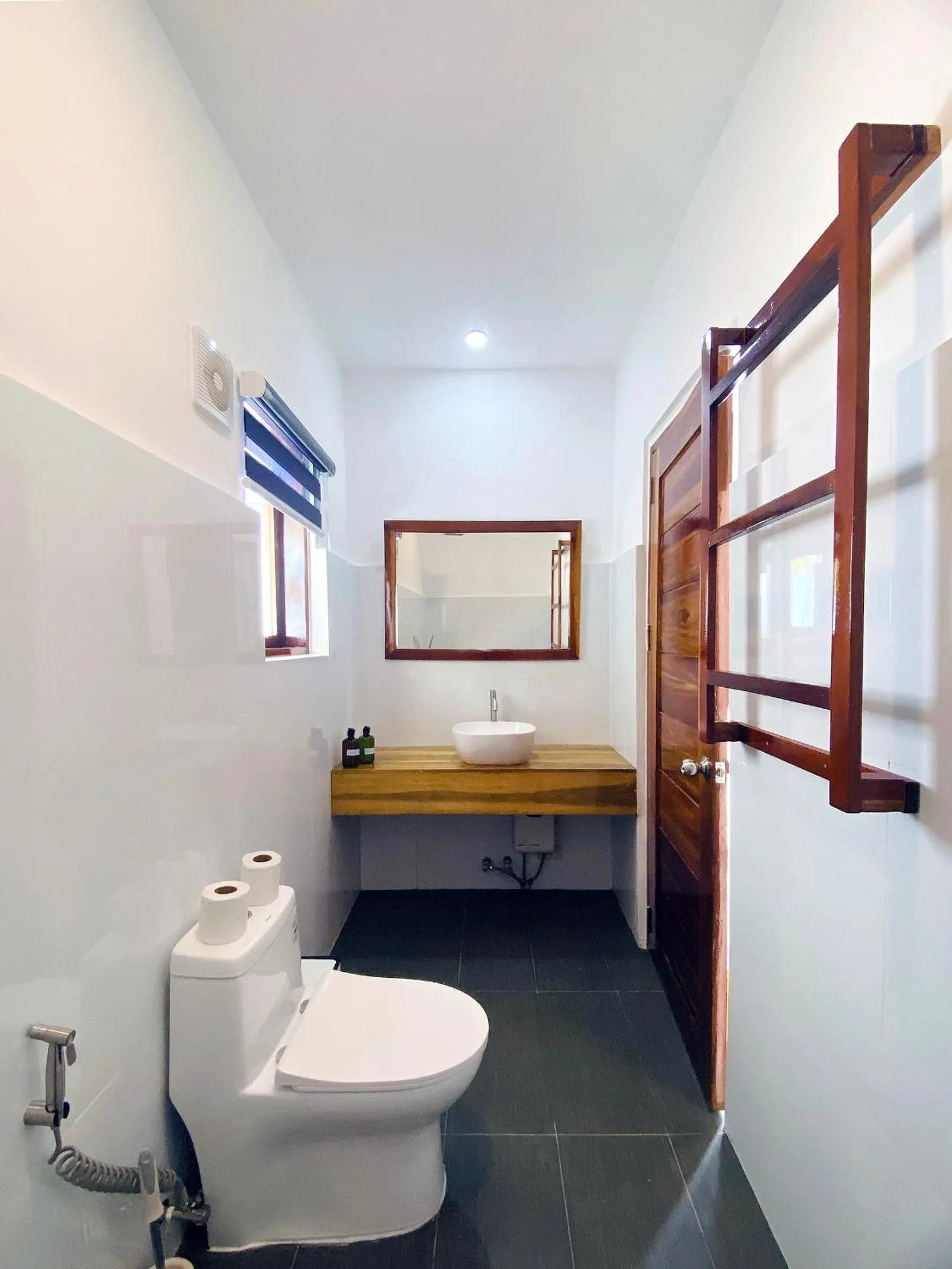 Toilet in Island World Panglao