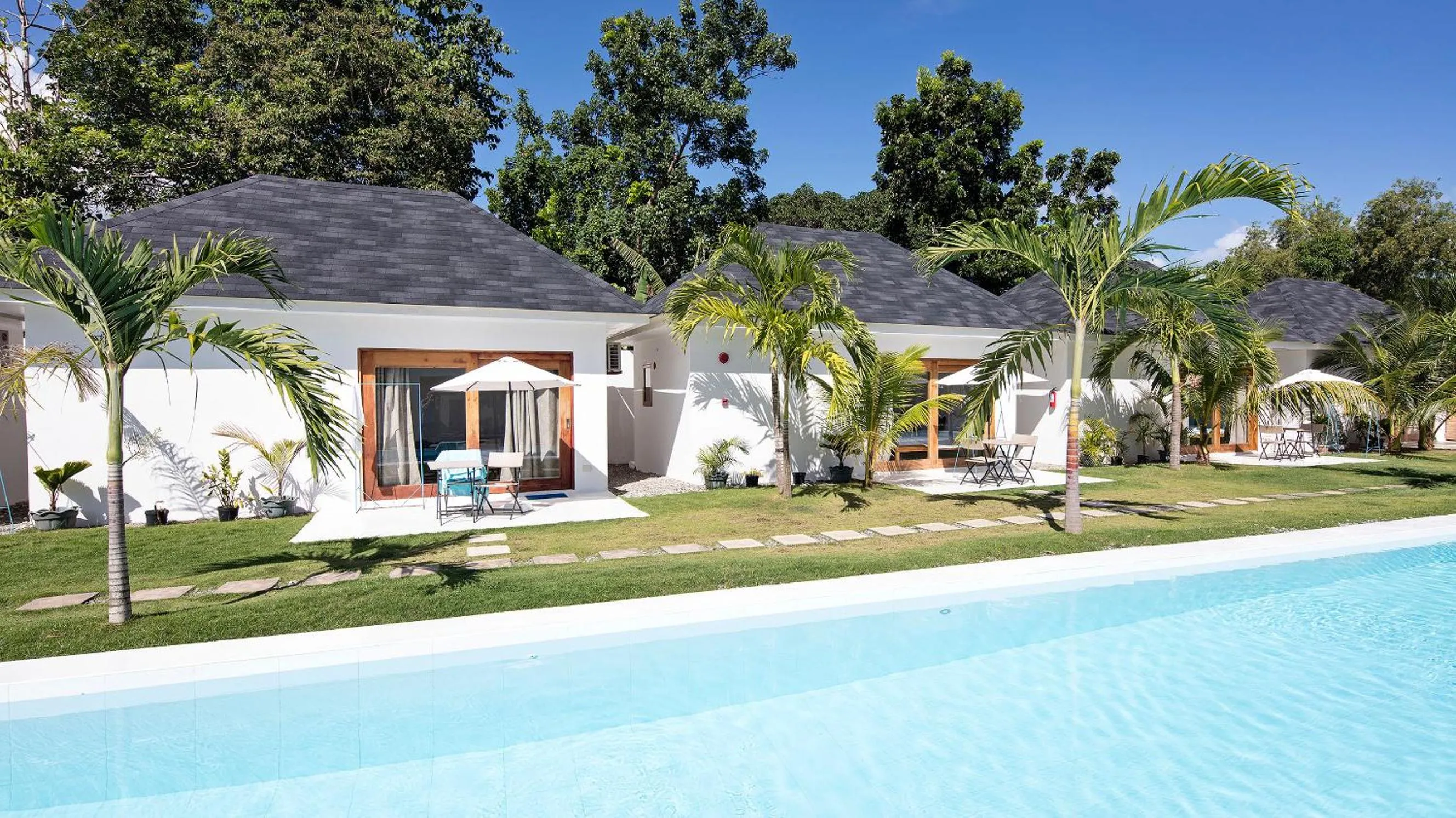 Property building in Island World Panglao