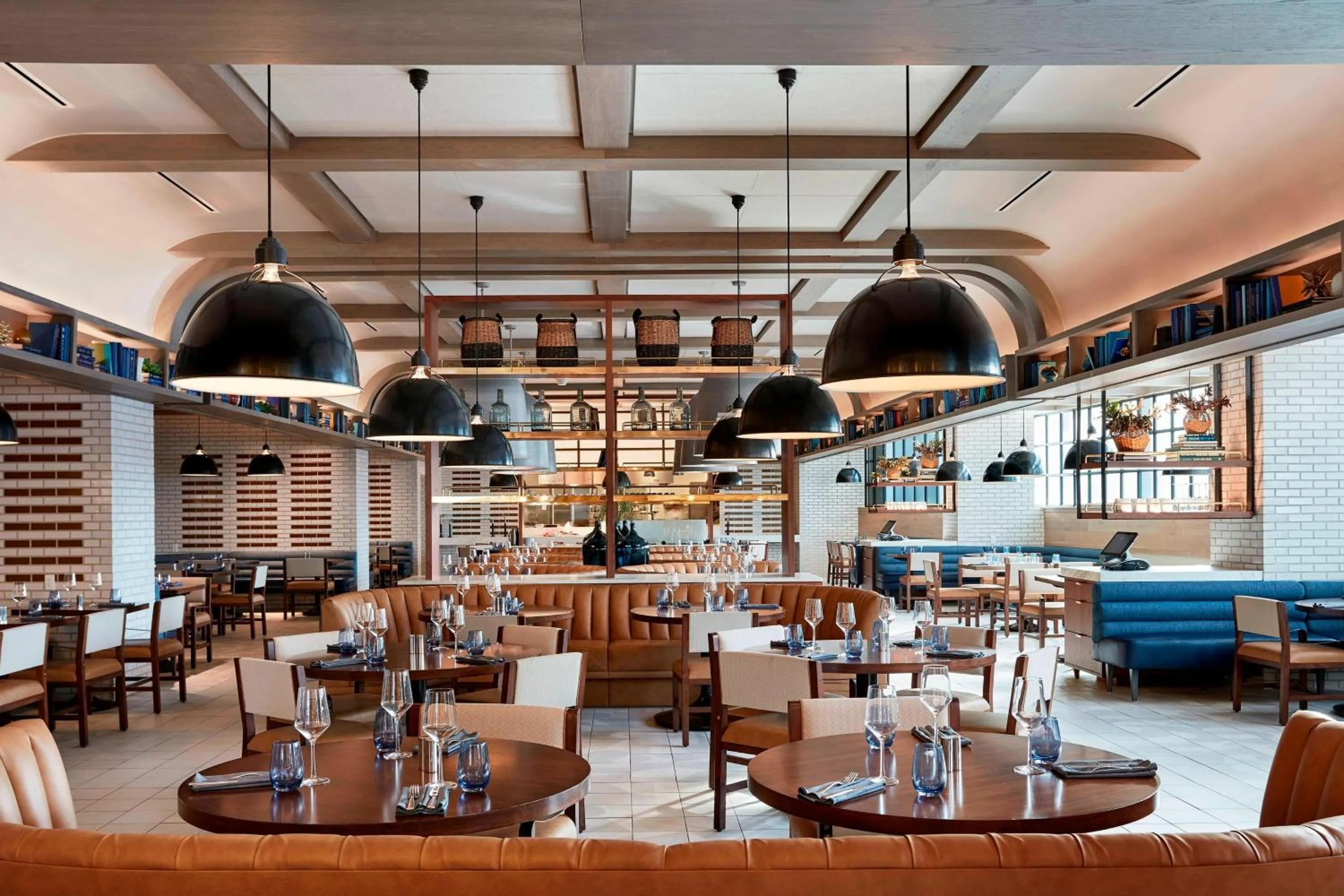 Restaurant/places to eat in JW Marriott Nashville