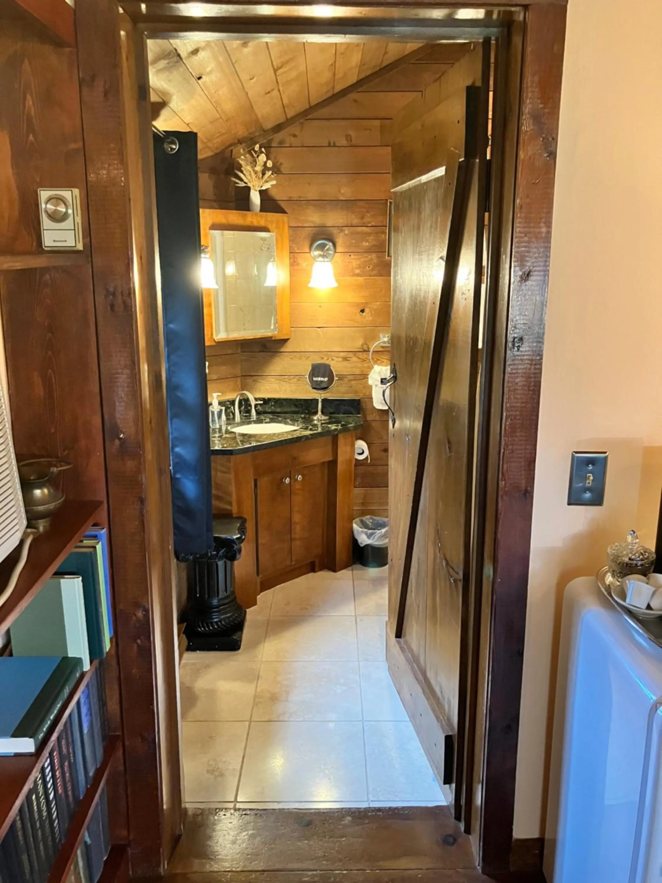 Bathroom in Prospect Hill Inn & Restaurant