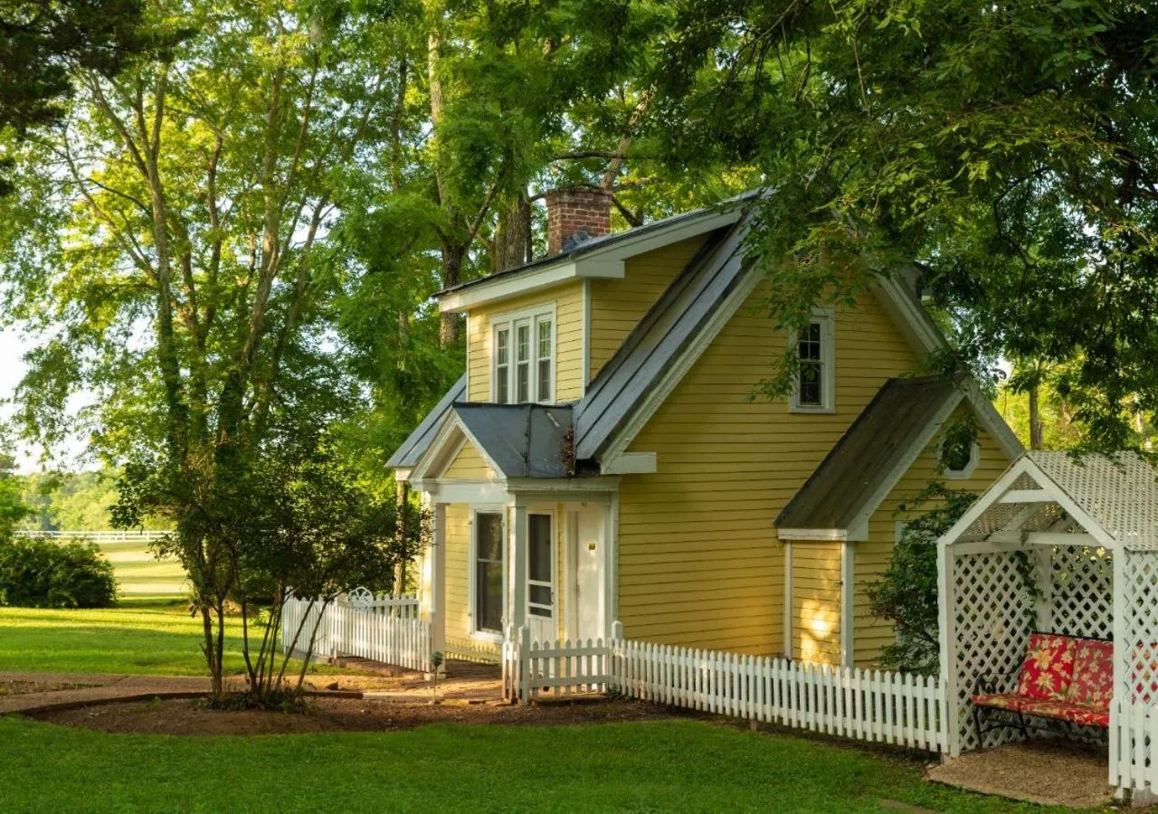 Property building in Prospect Hill Inn & Restaurant