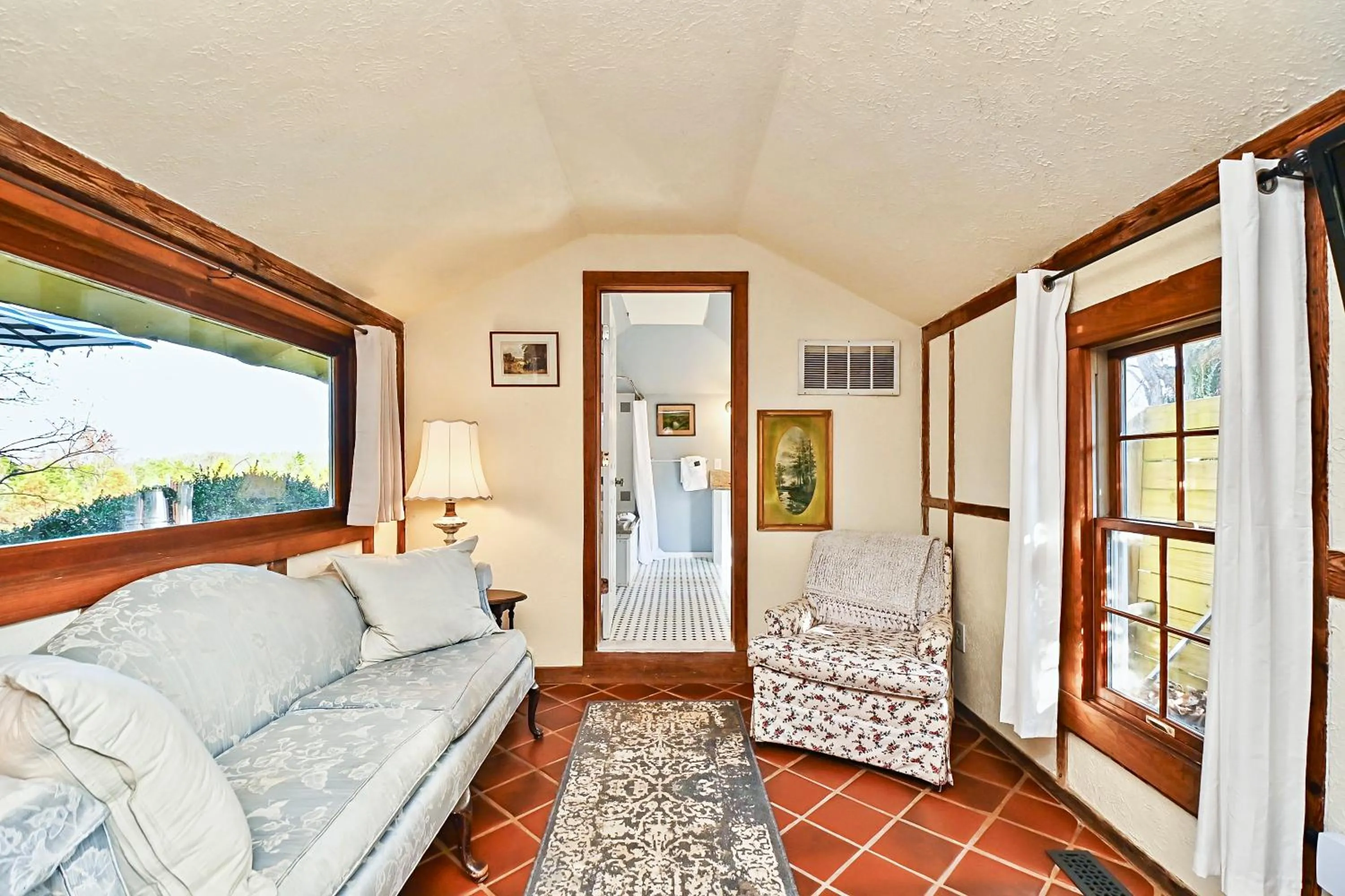 Seating area in Prospect Hill Inn & Restaurant