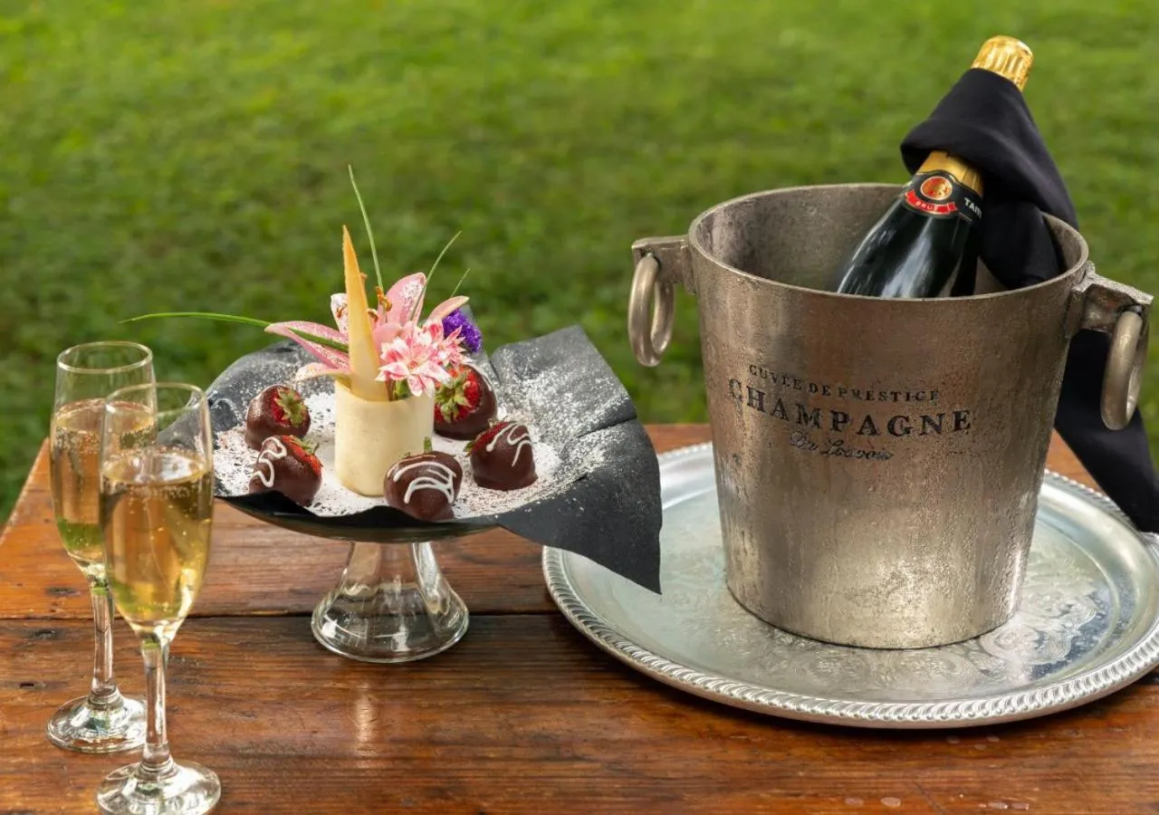 Food and drinks in Prospect Hill Inn & Restaurant