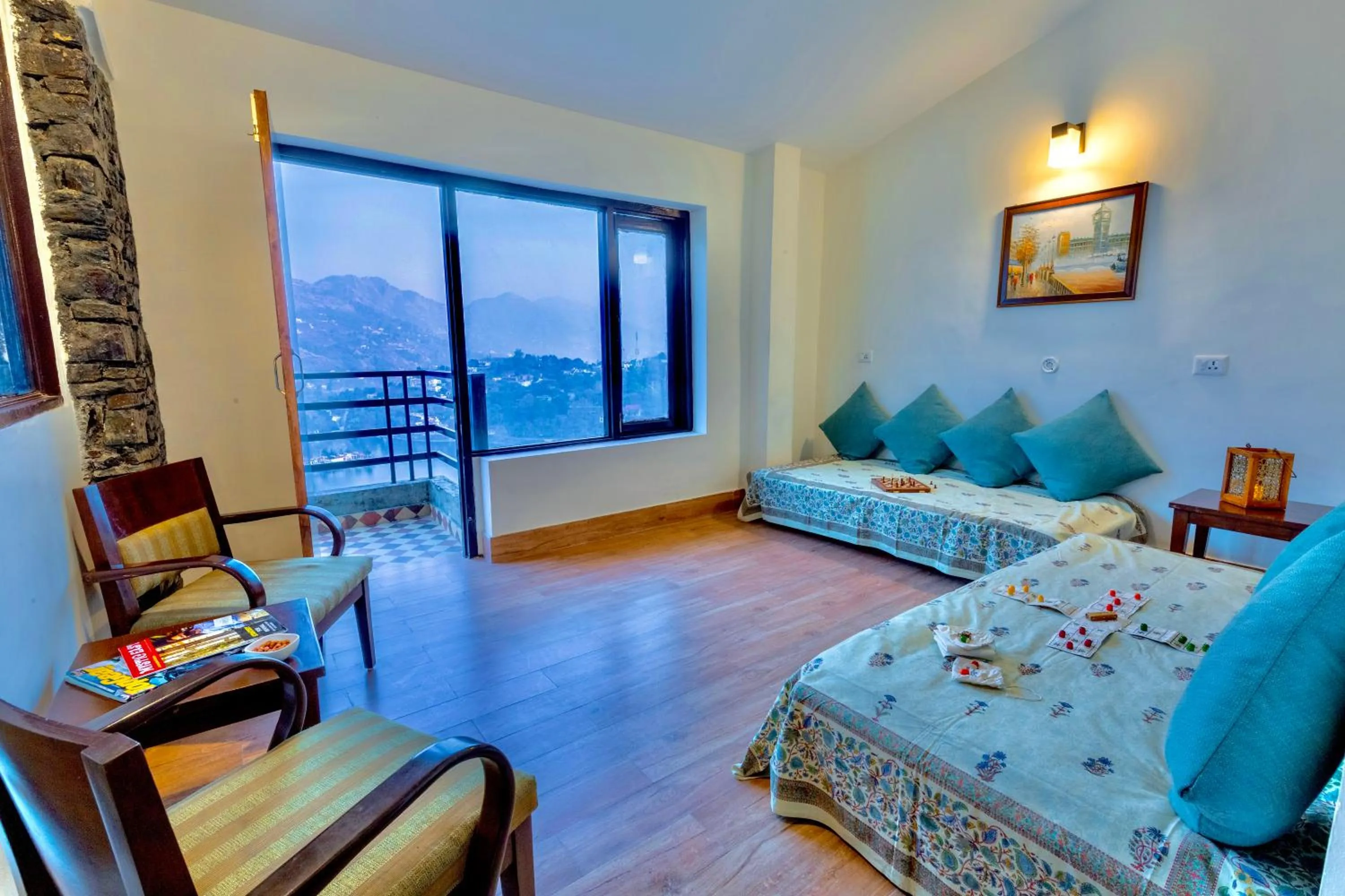 Communal lounge/ TV room, Bed in Rosewood Retreat Bhimtal