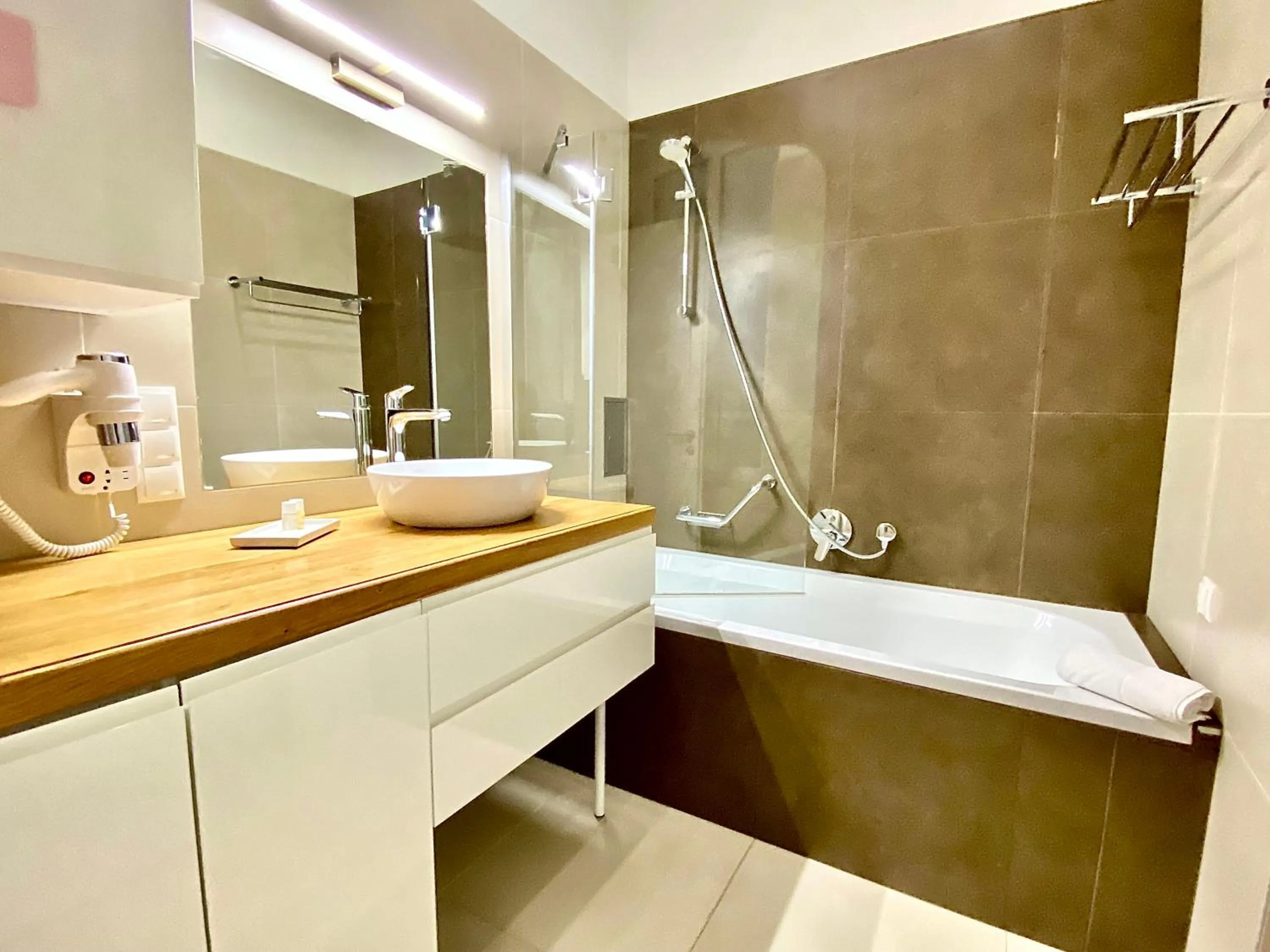 Bath in Steiner Residences Vienna Taborstrasse