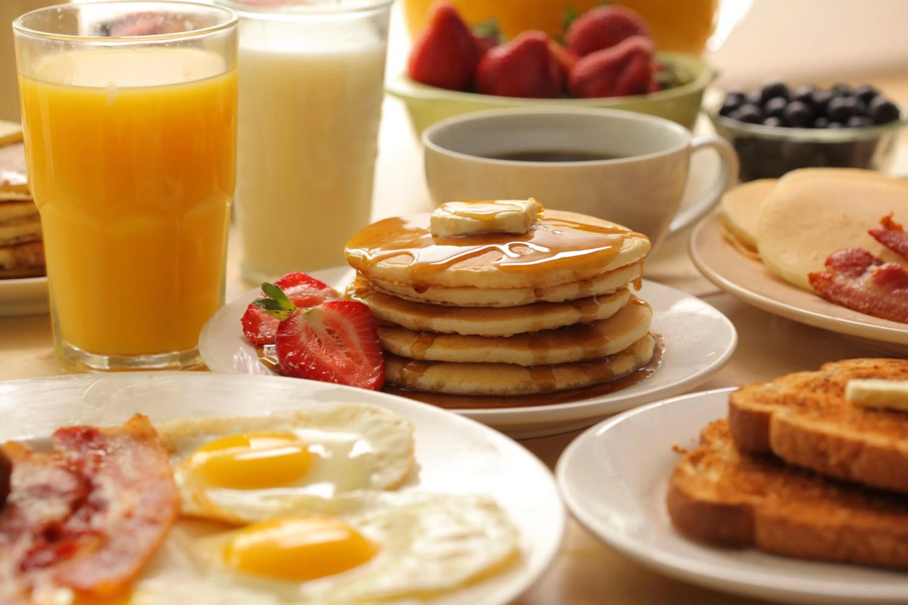 Continental breakfast in Holiday Inn & Suites - Barstow by IHG