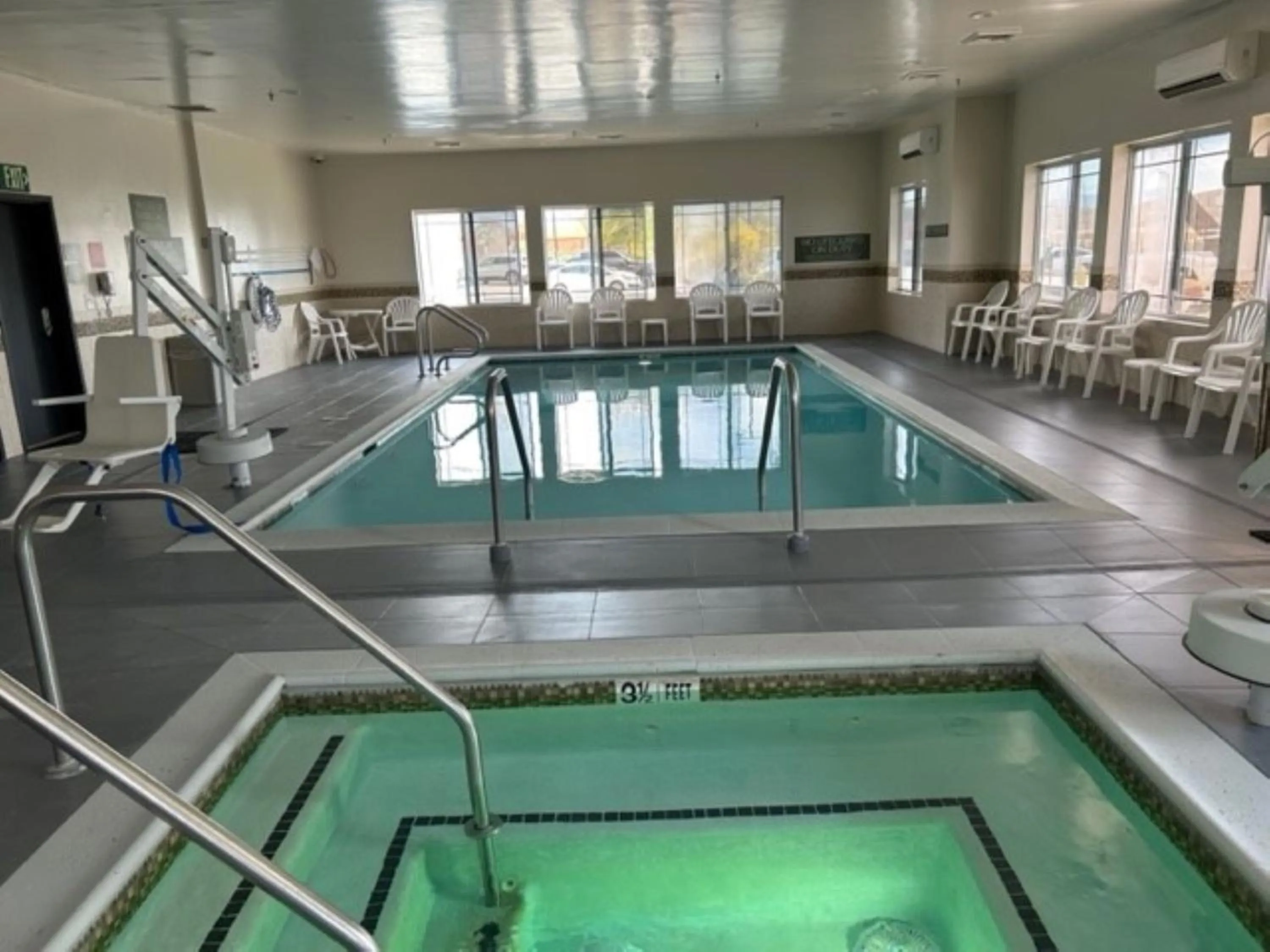 Swimming pool in Holiday Inn & Suites - Barstow by IHG
