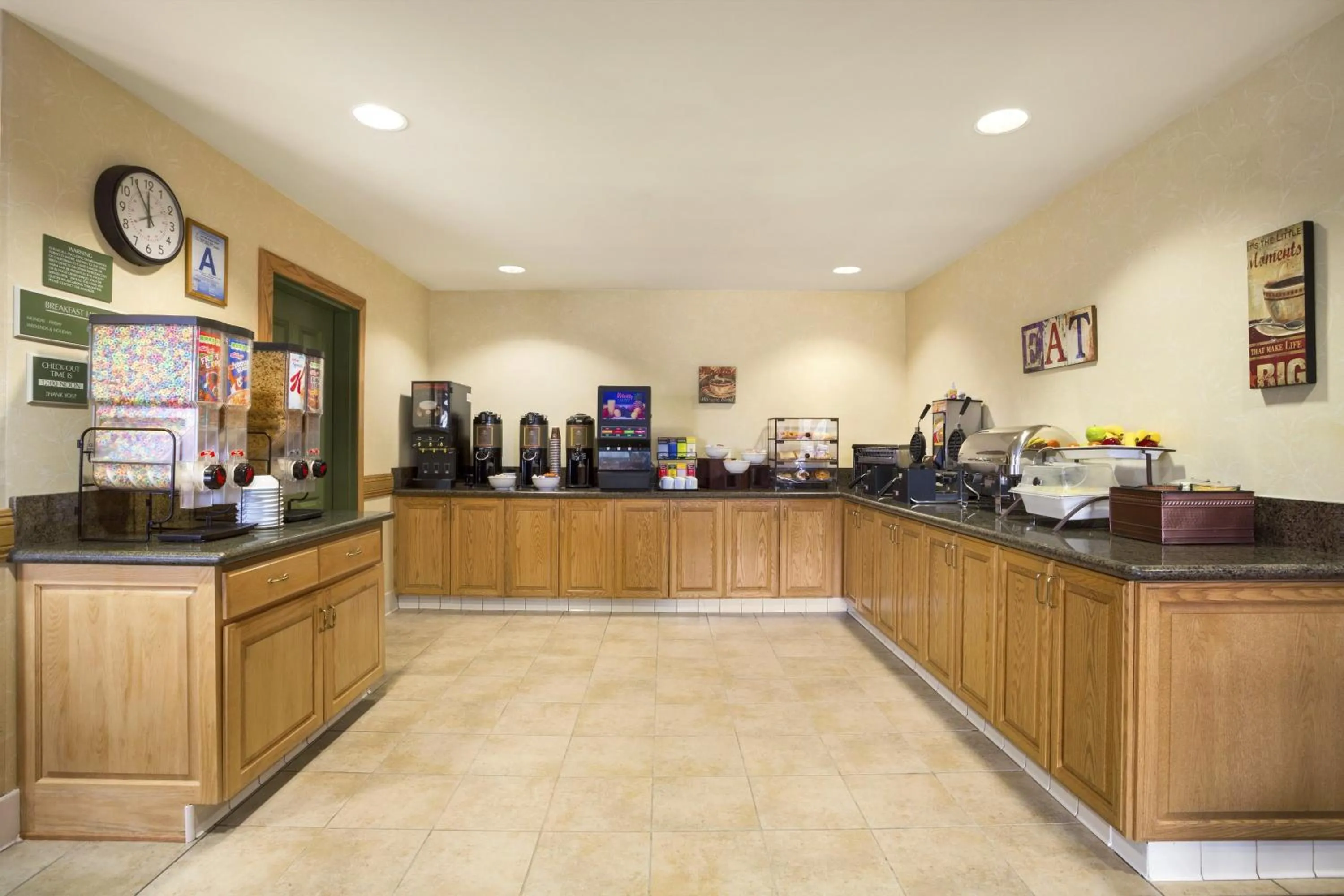 Continental breakfast in Holiday Inn & Suites - Barstow by IHG