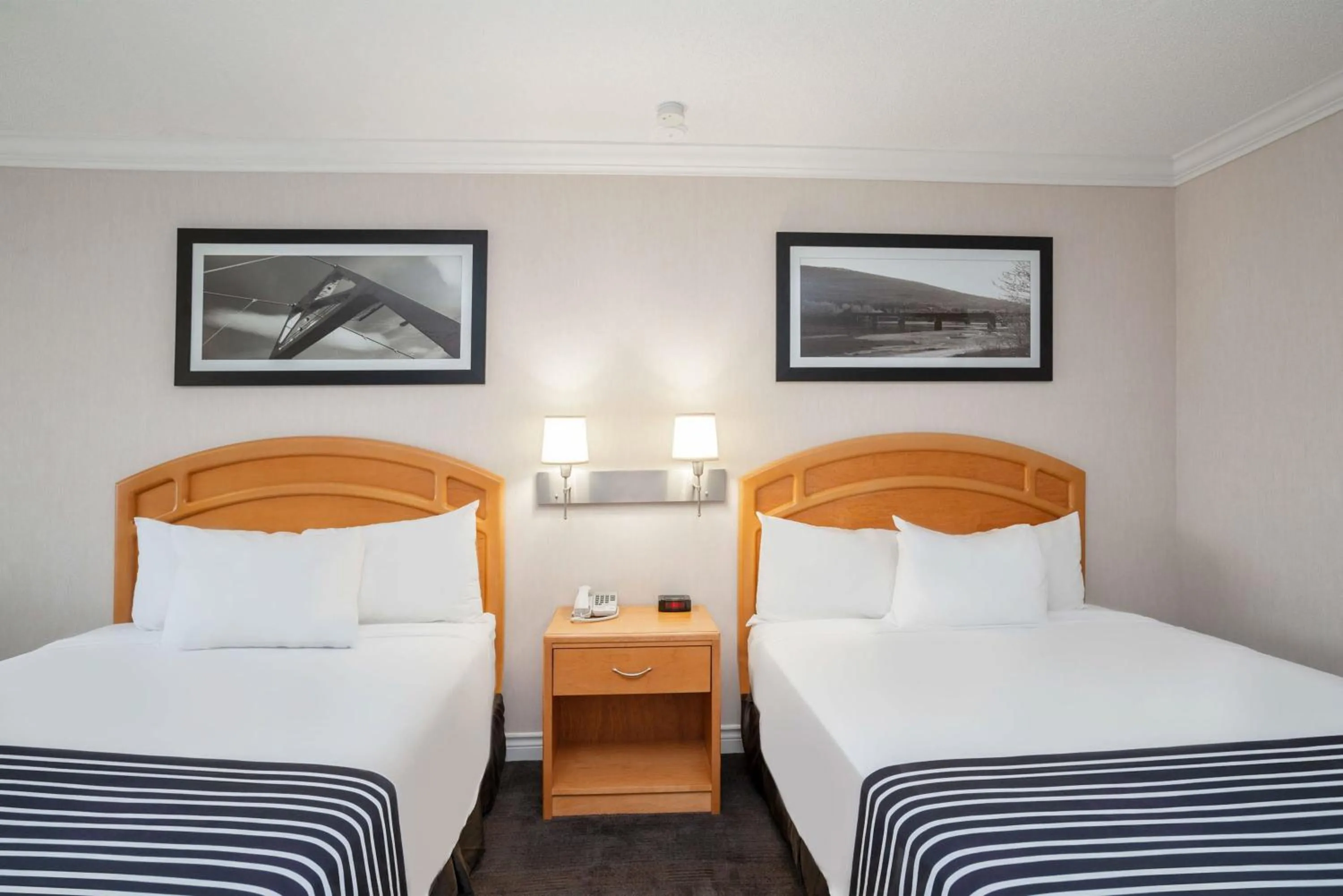 Photo of the whole room, Bed in Sandman Hotel Revelstoke