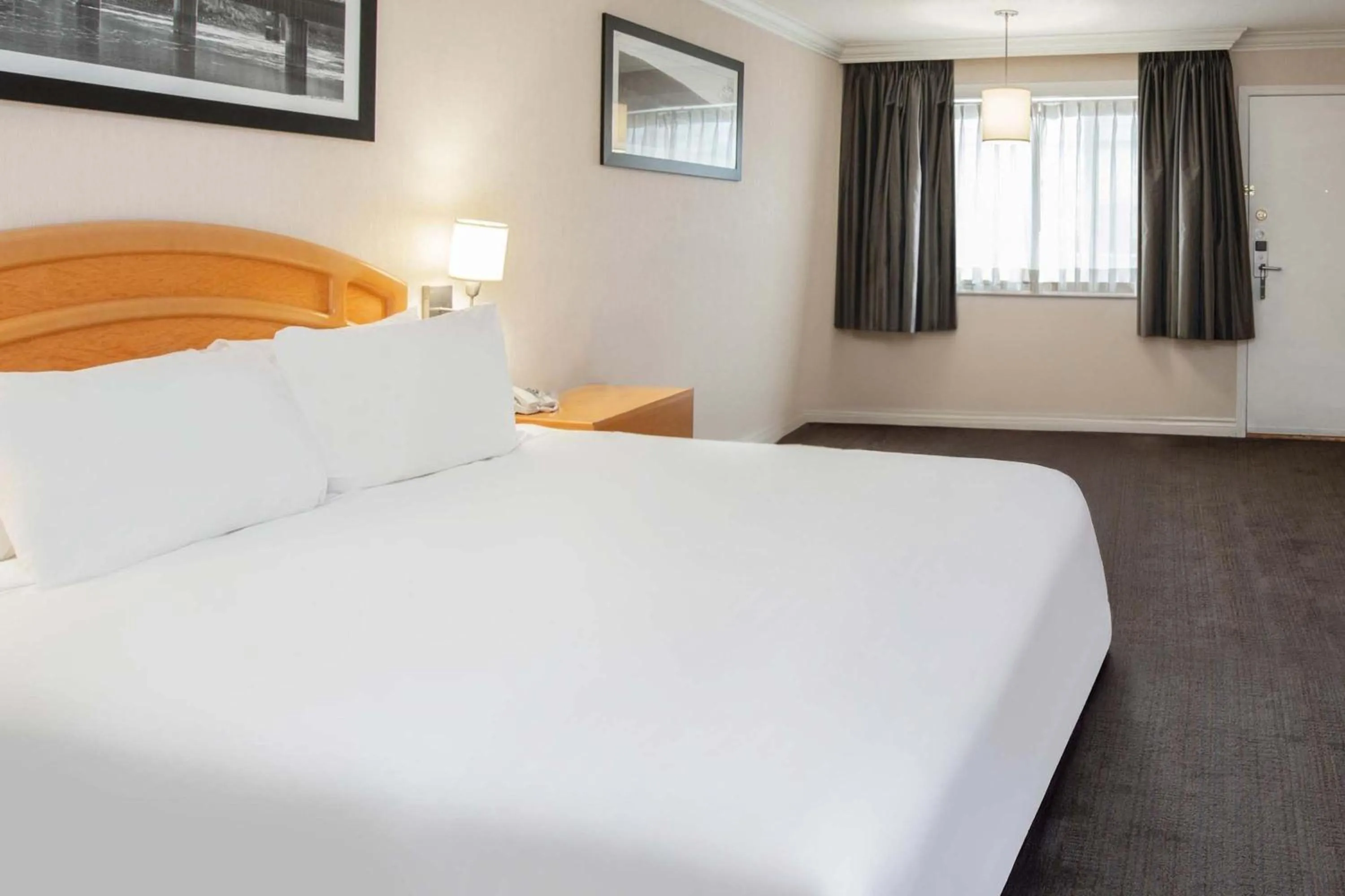 Photo of the whole room, Bed in Sandman Hotel Revelstoke