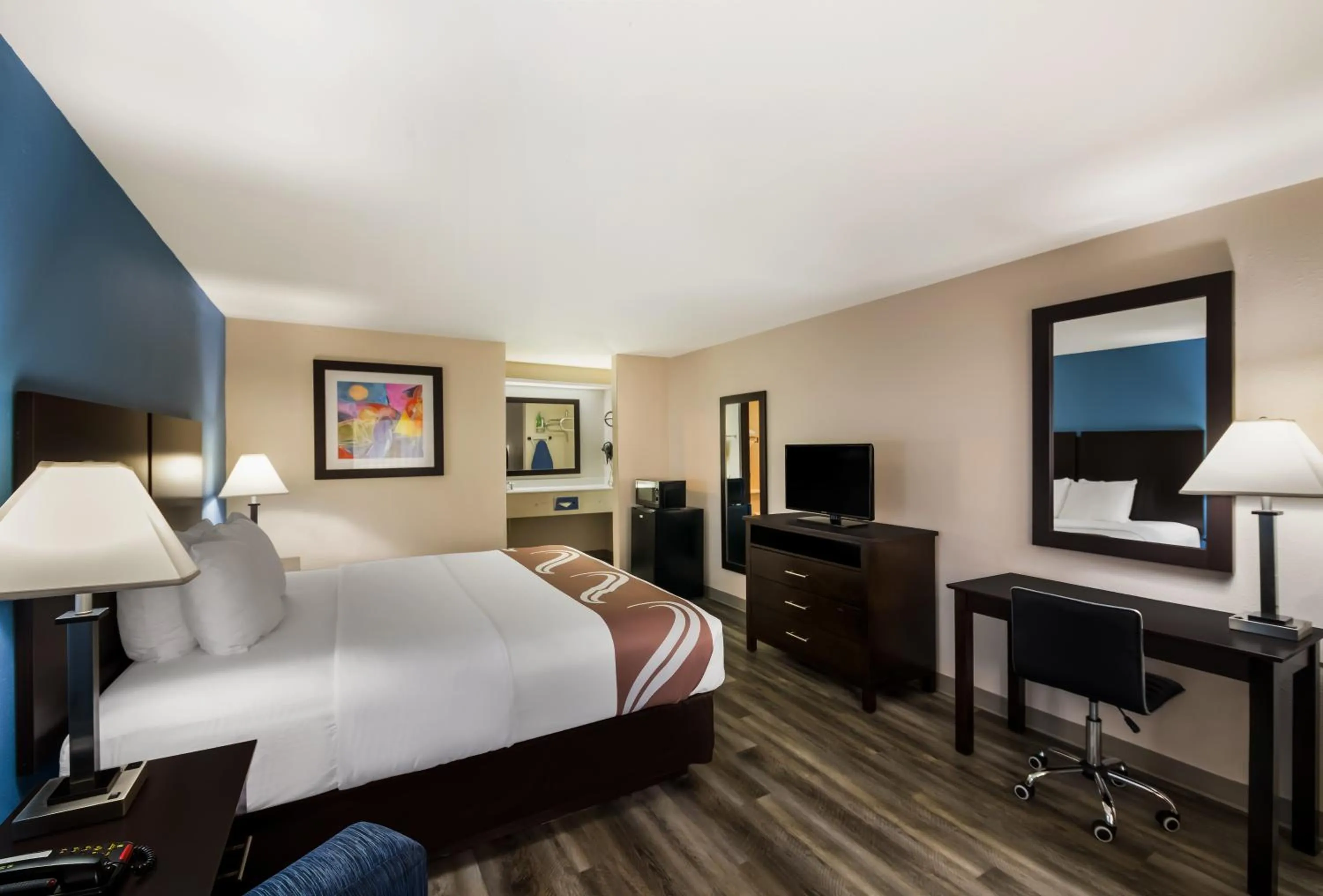 Bedroom, Bed in Quality Inn & Suites Round Rock