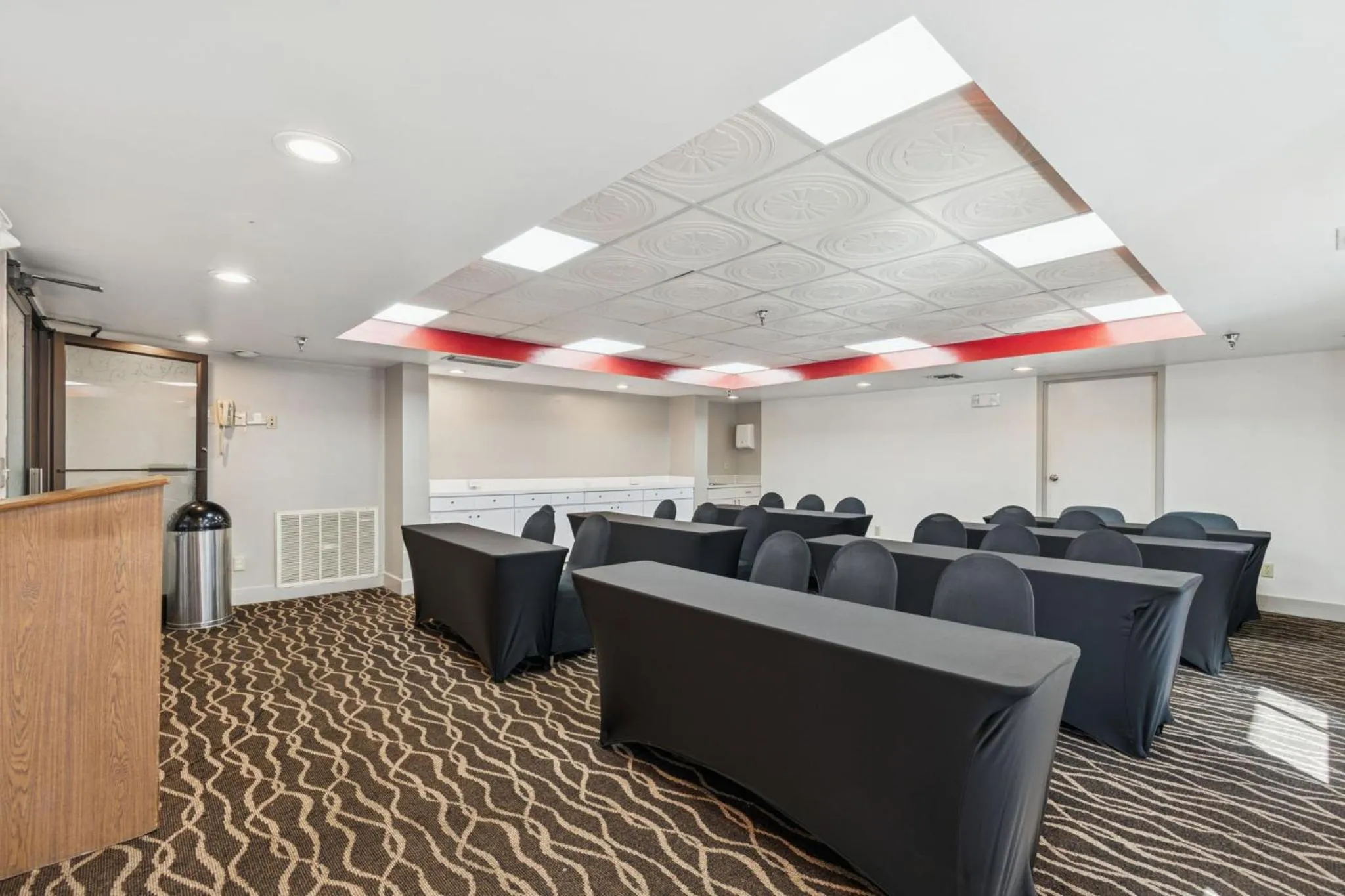 Meeting/conference room in Ramada by Wyndham Temple Terrace/Tampa North