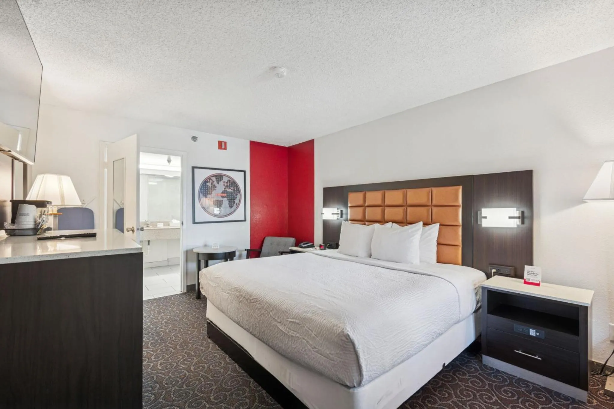 Bed in Ramada by Wyndham Temple Terrace/Tampa North