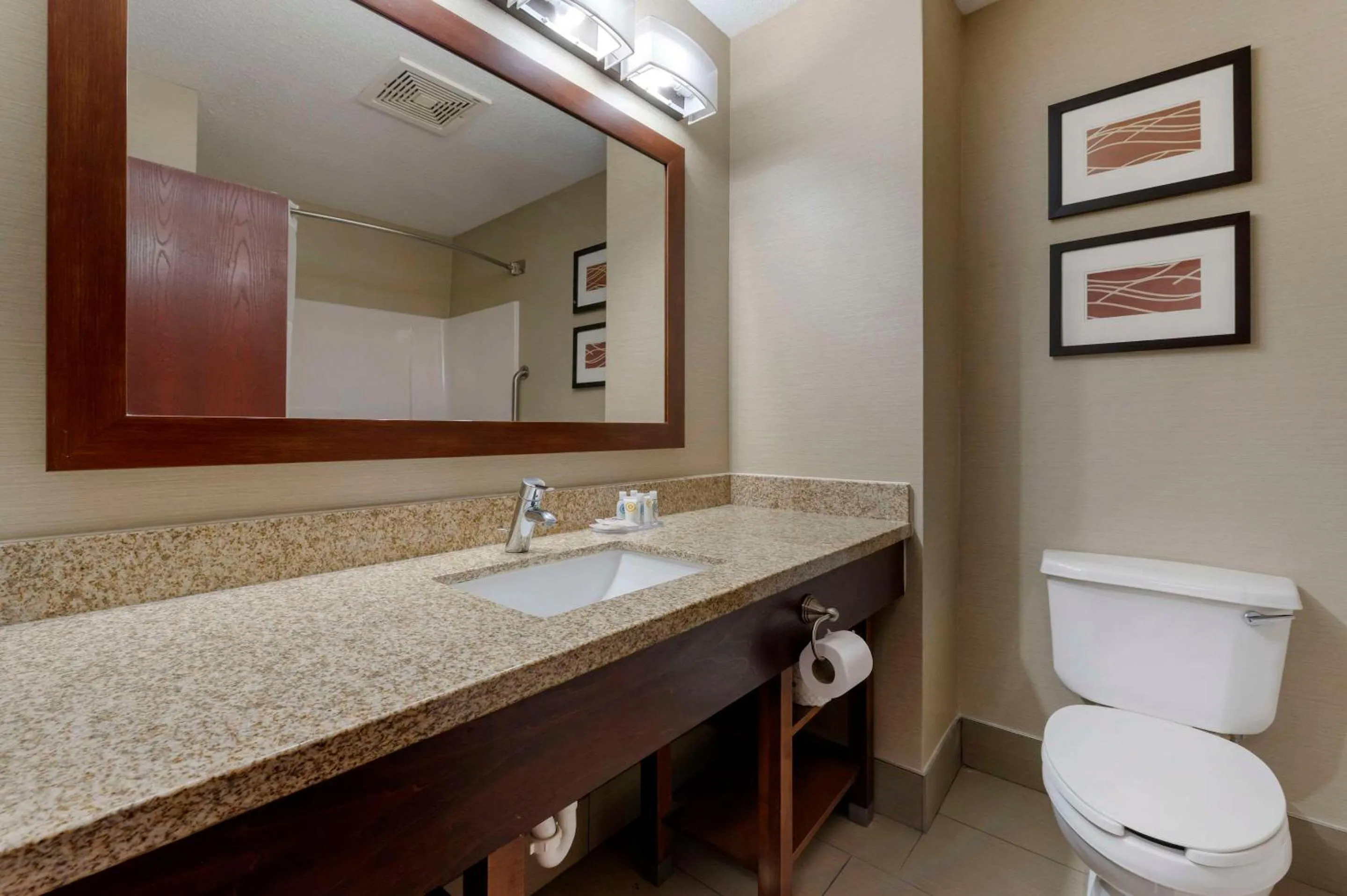 Bedroom in Comfort Inn