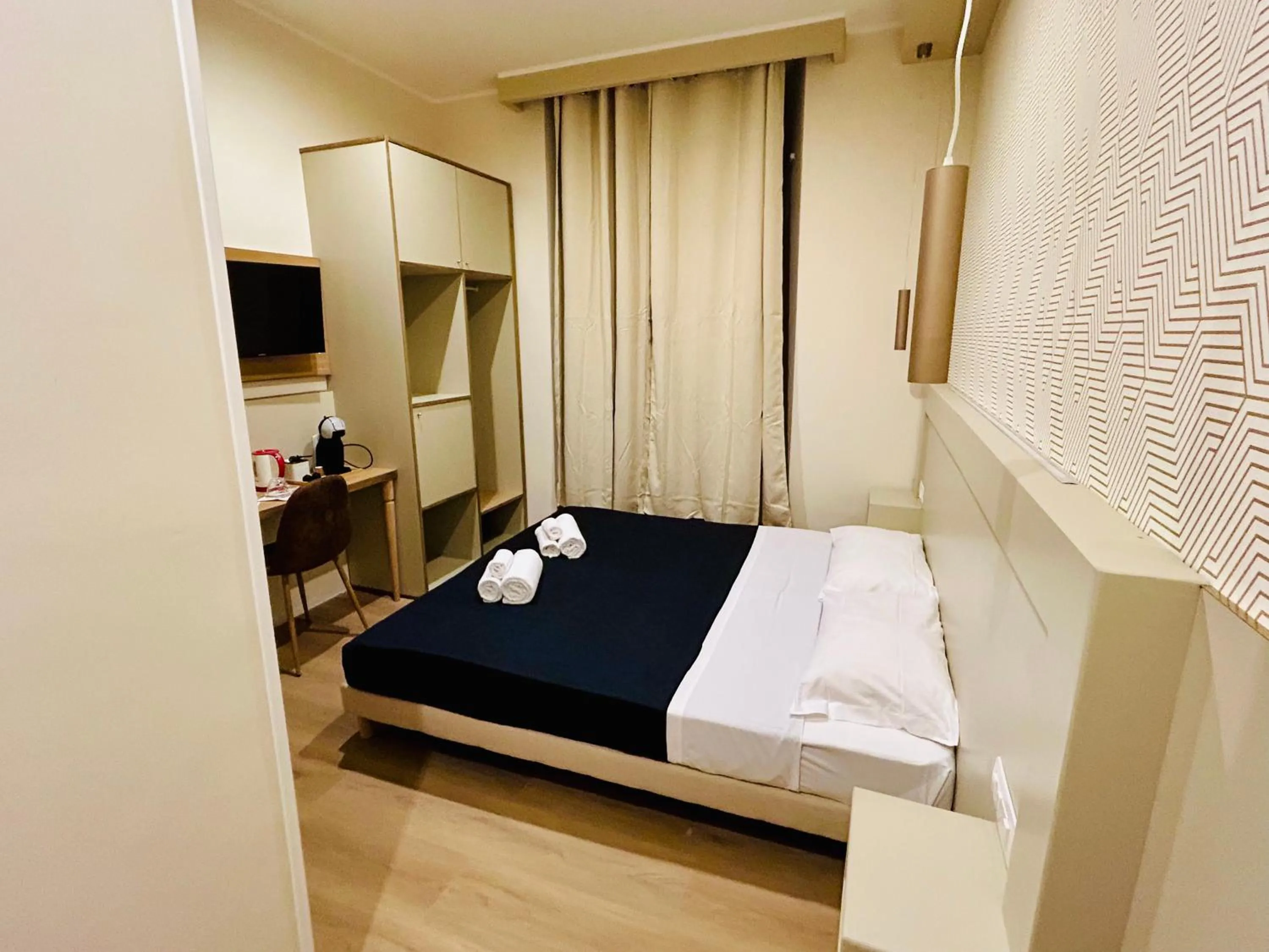 Bedroom, Bed in ImeraRooms