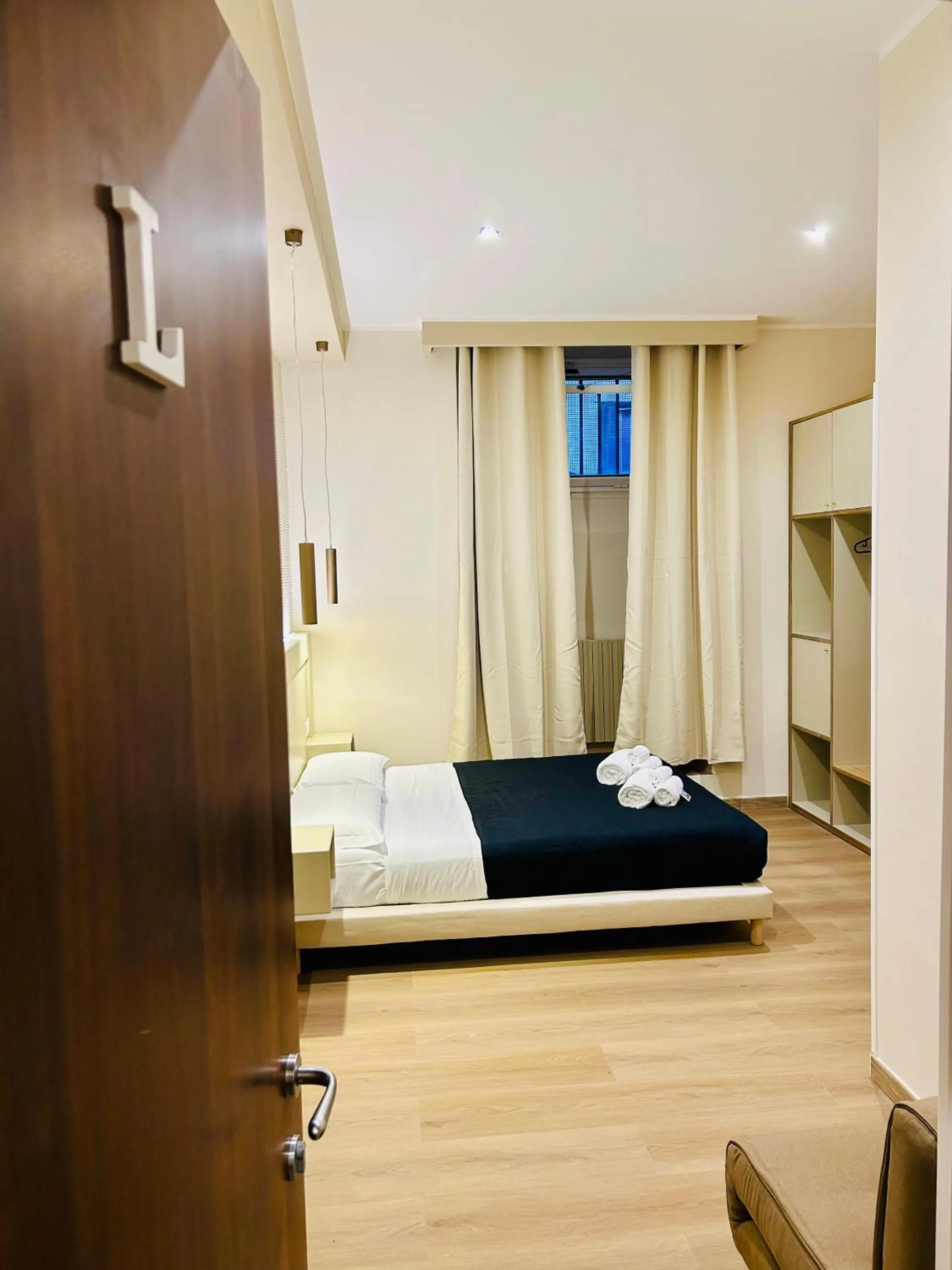 Bedroom, Bed in ImeraRooms