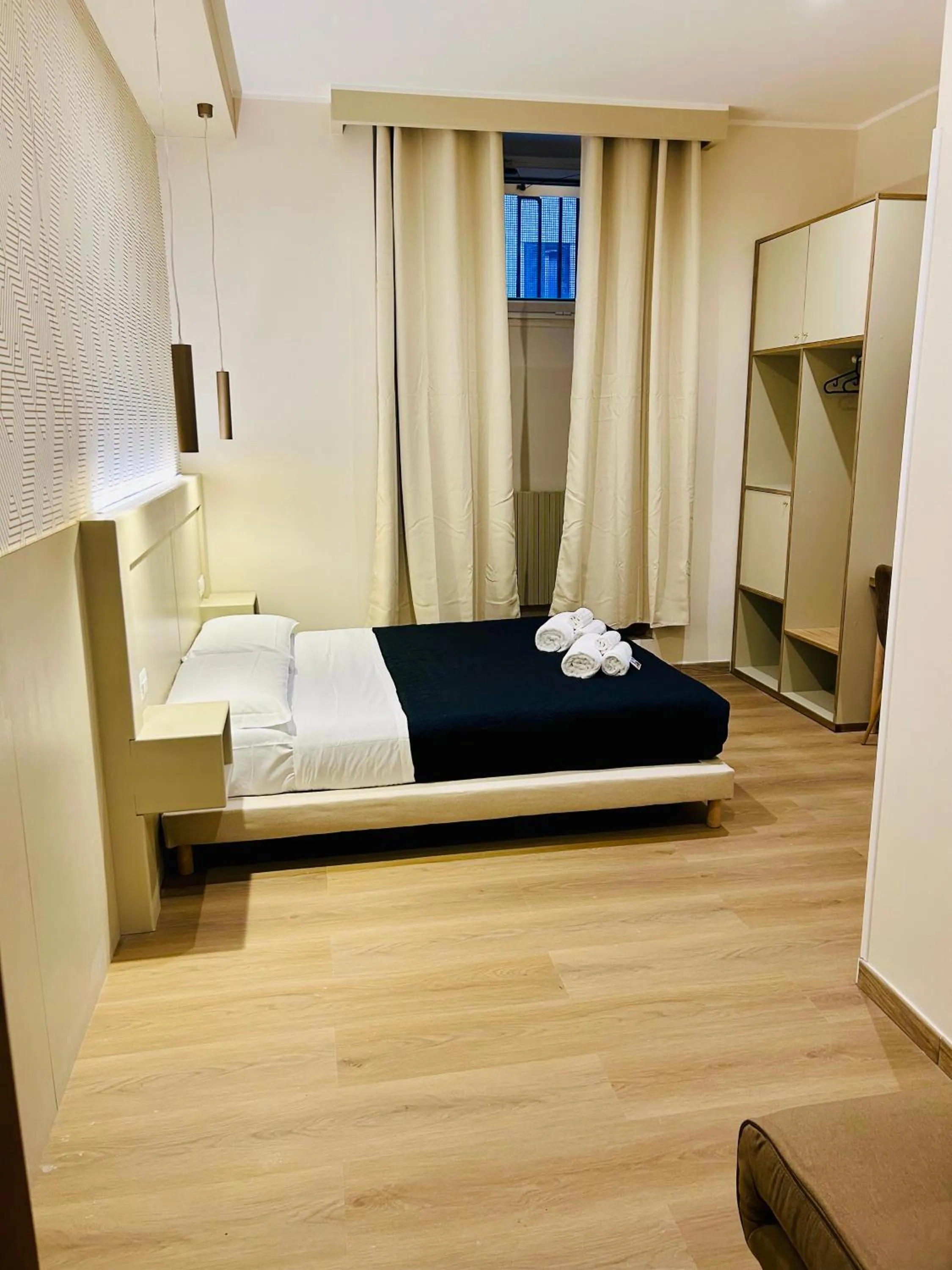 Bedroom, Bed in ImeraRooms