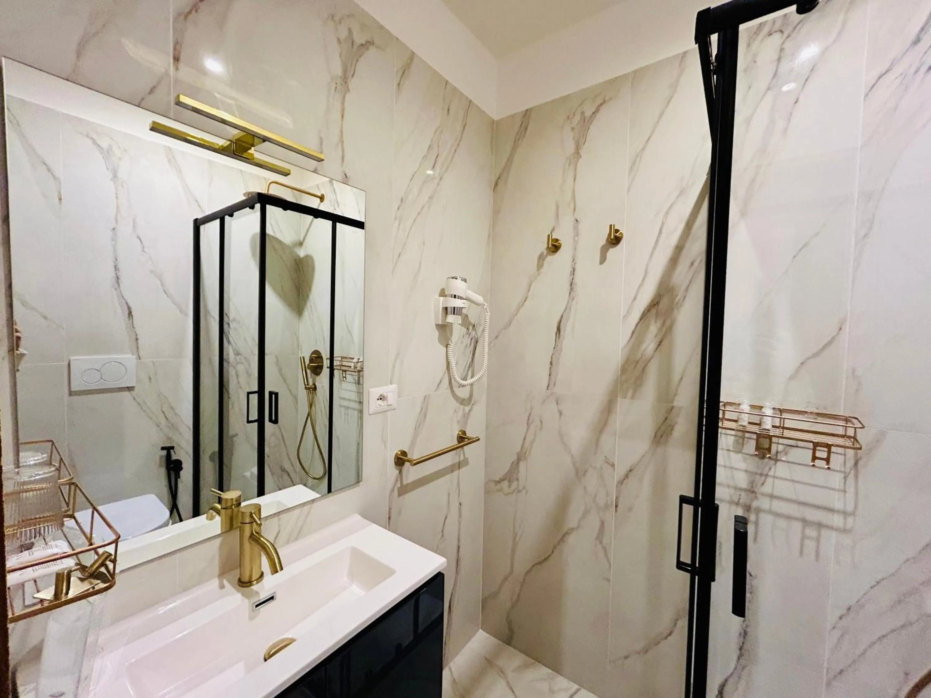 Bathroom in ImeraRooms