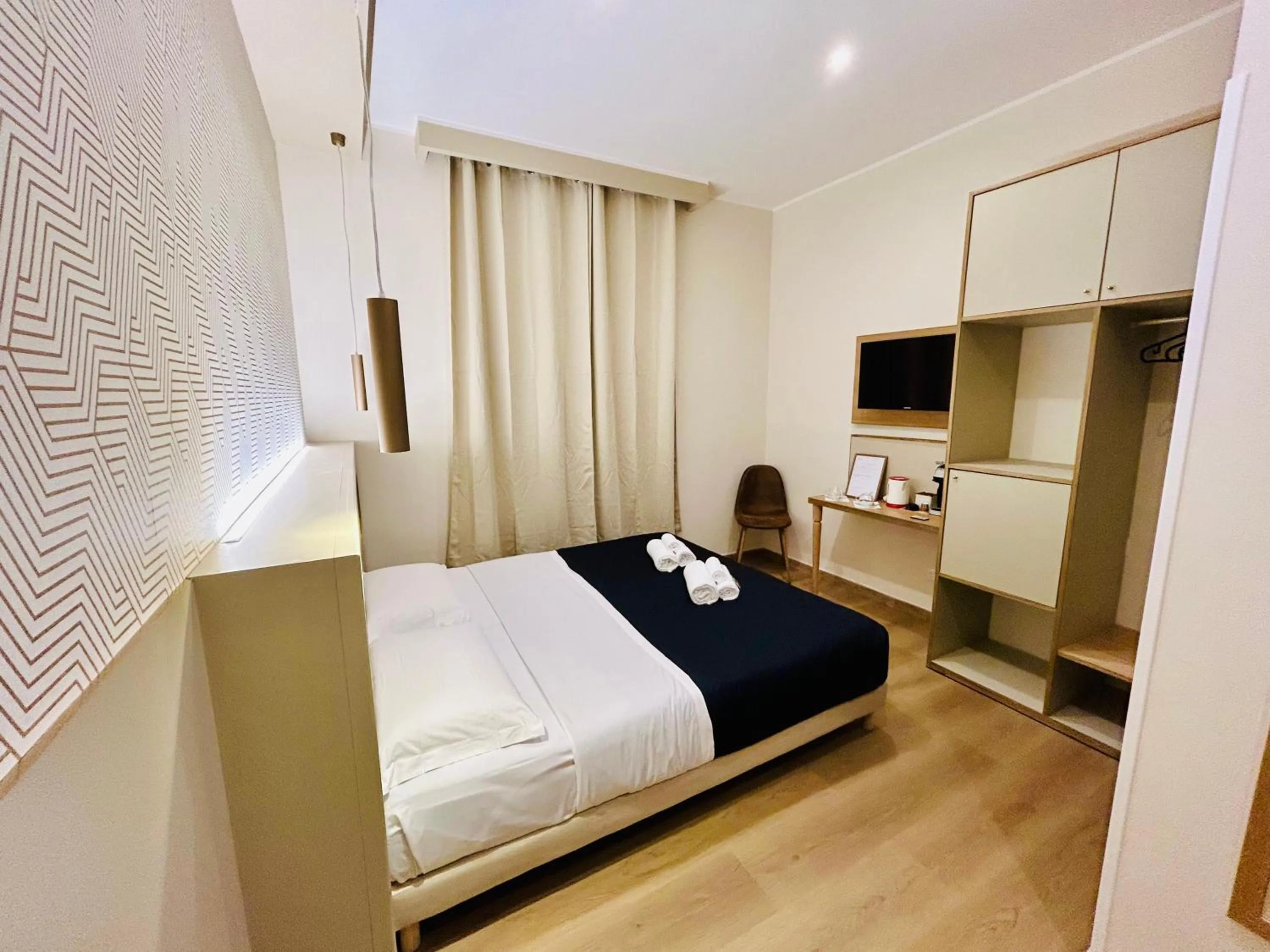 Bedroom, Bed in ImeraRooms