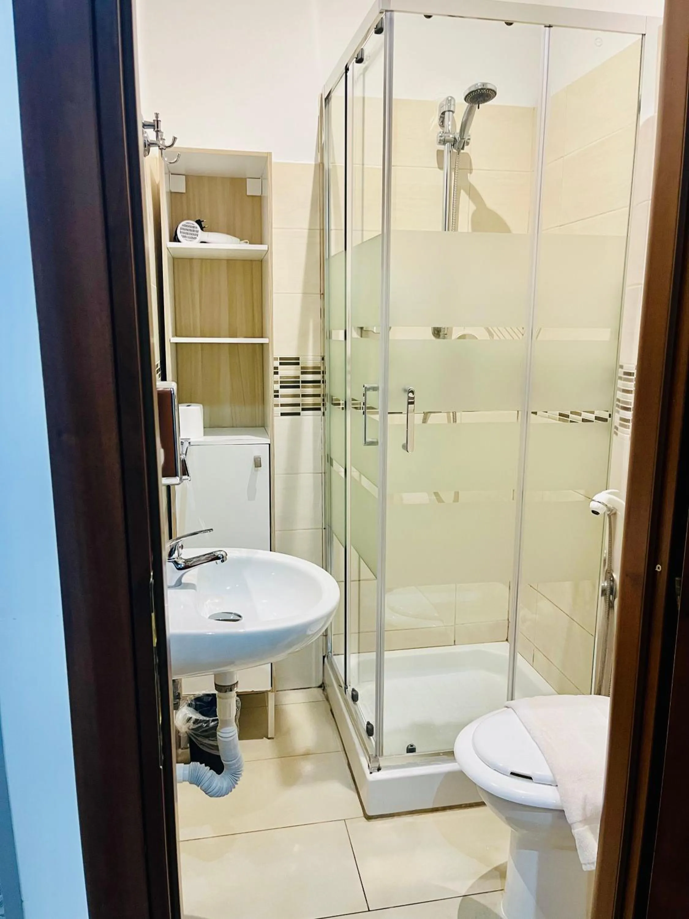 Toilet in ImeraRooms