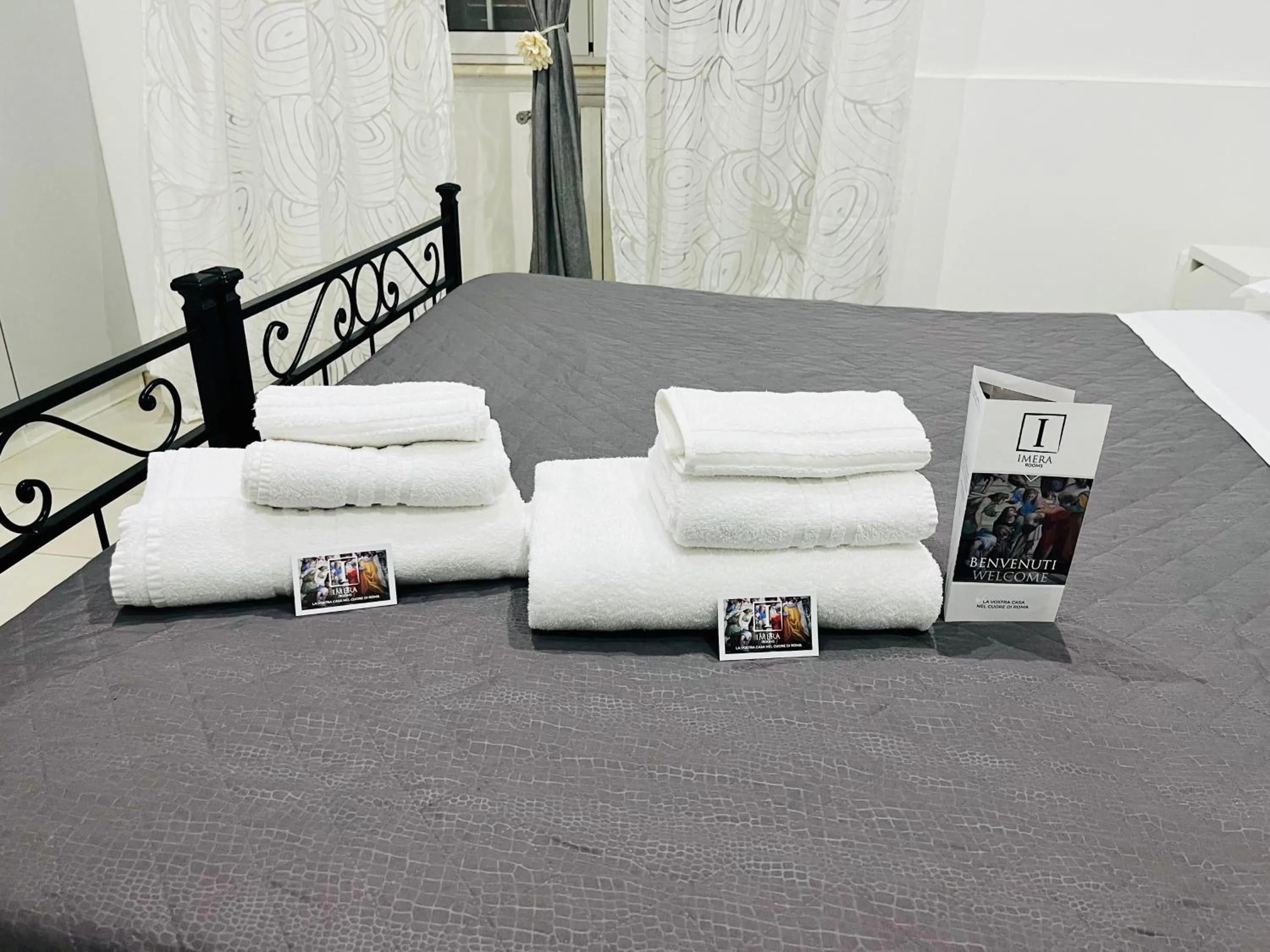 towels, Bed in ImeraRooms