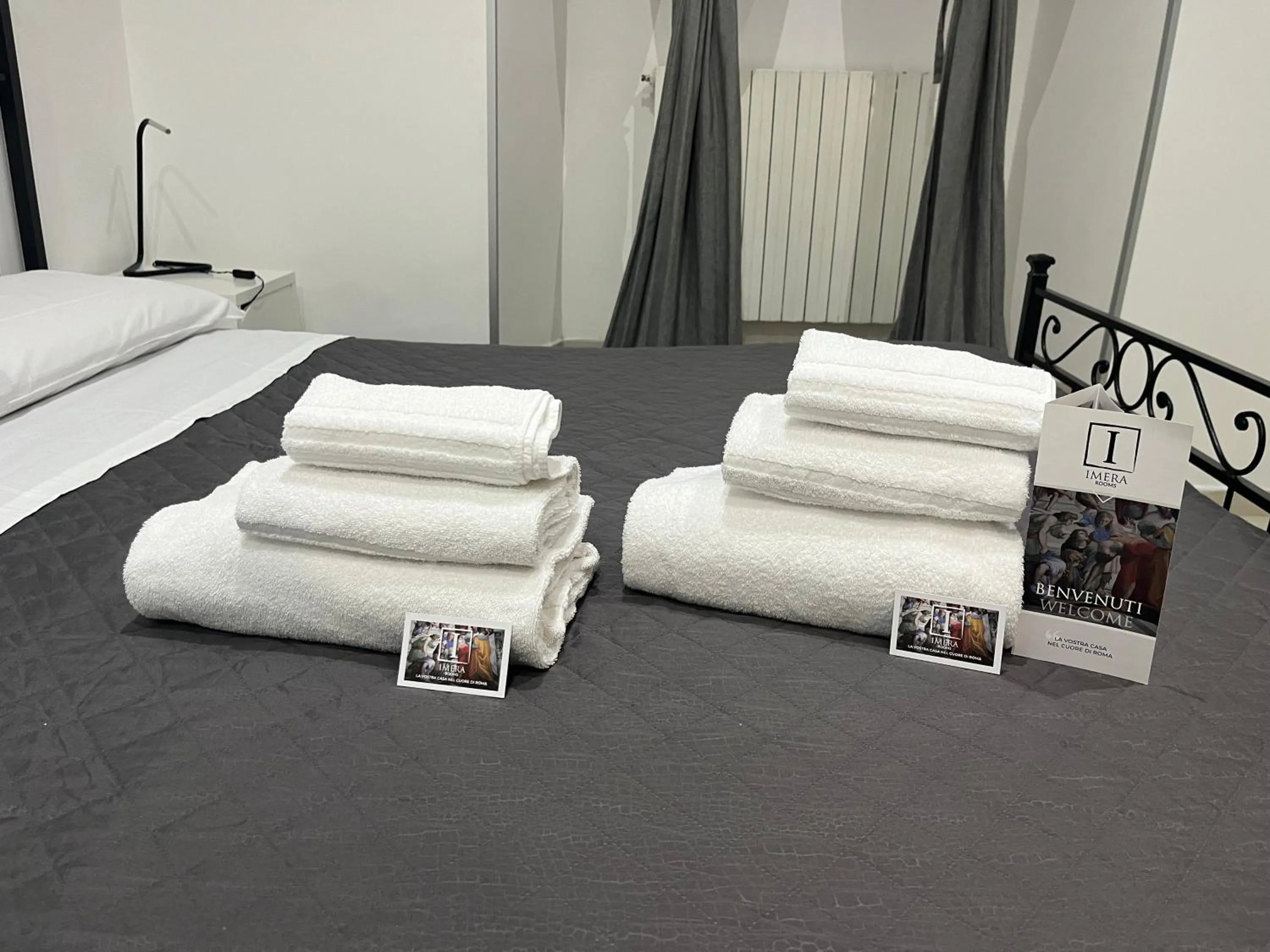 Bedroom, Bed in ImeraRooms