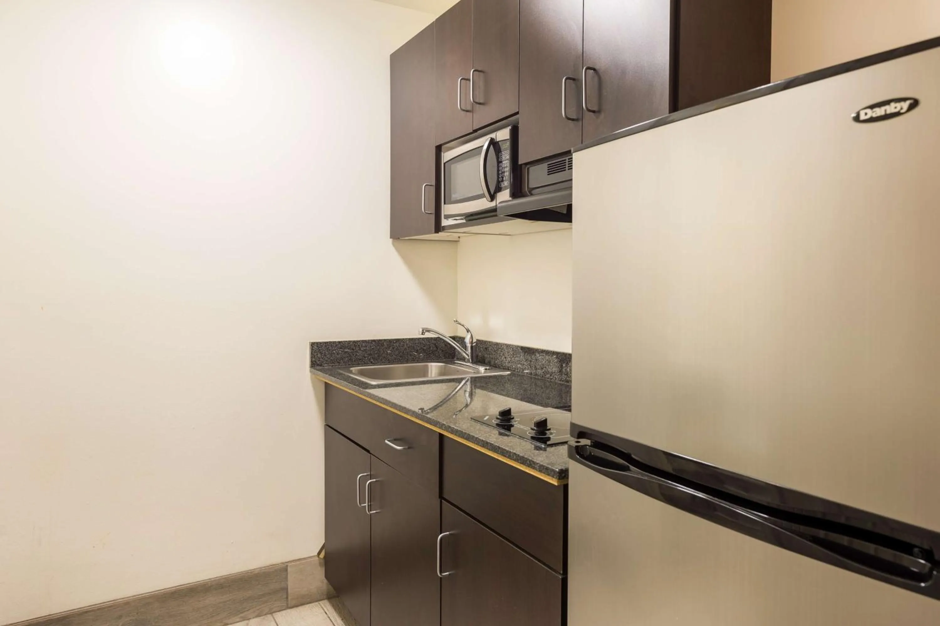 Photo of the whole room in Motel 6-Greenville, SC