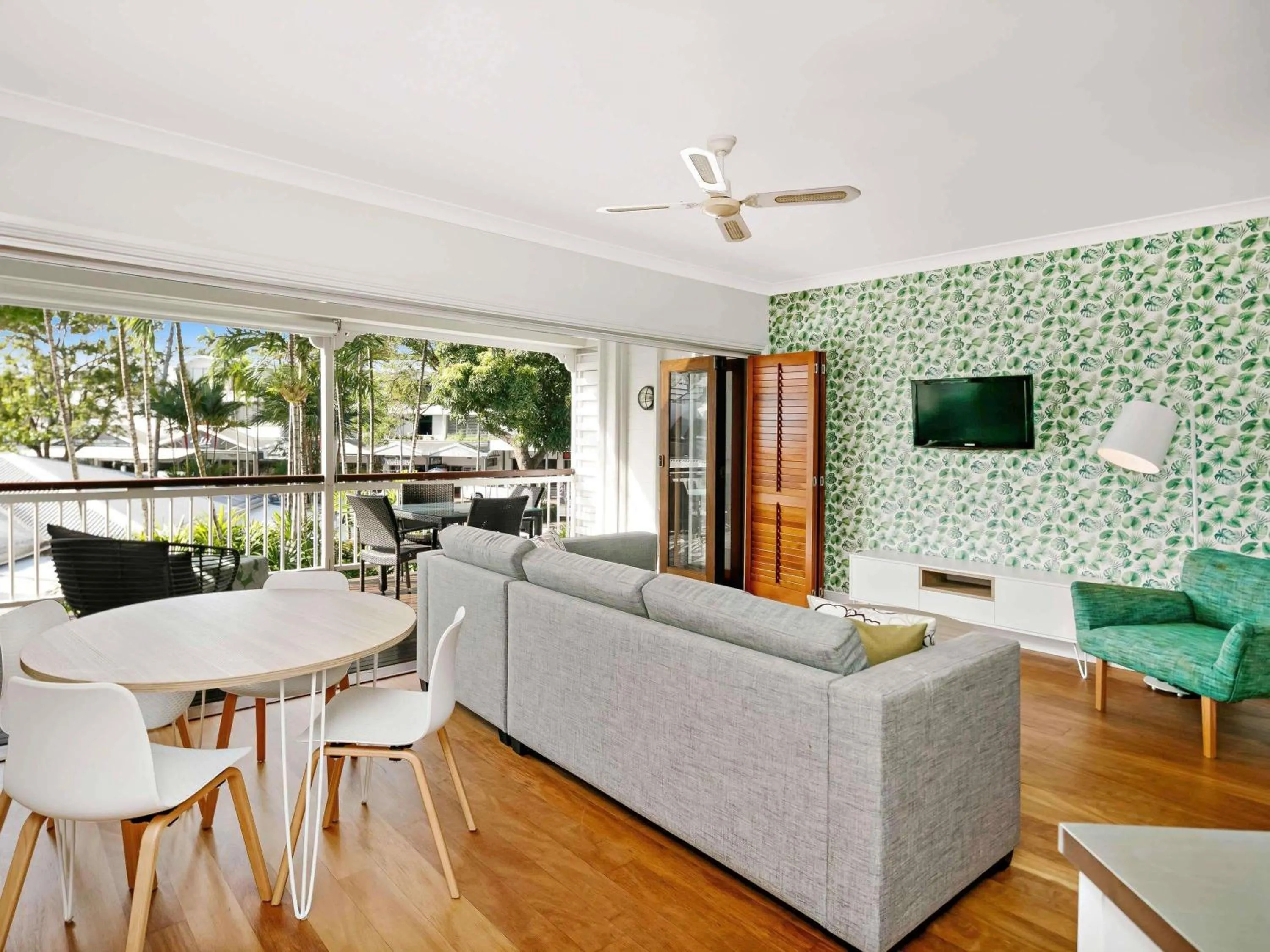 Property building in Mantra on the Inlet