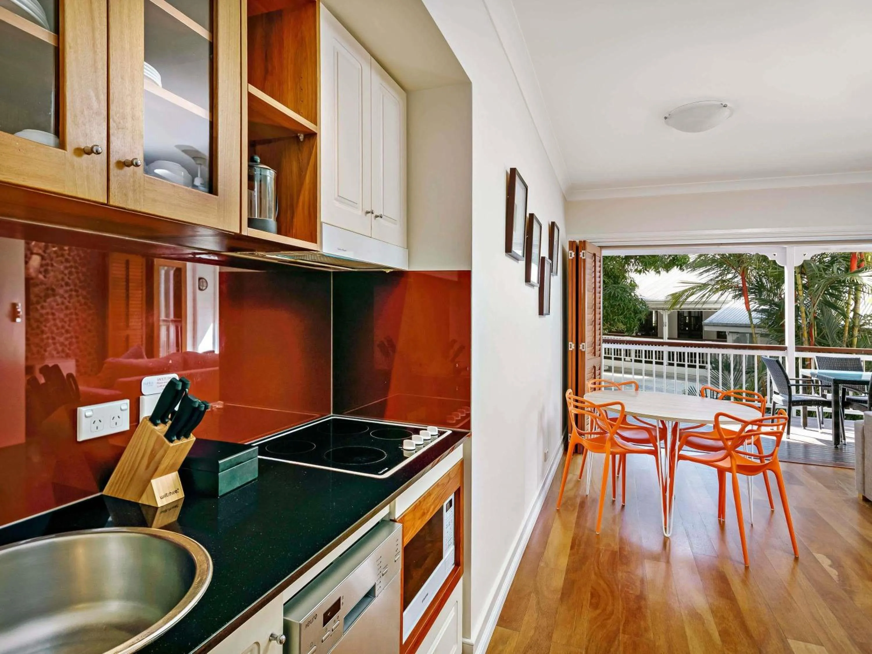 Property building in Mantra on the Inlet