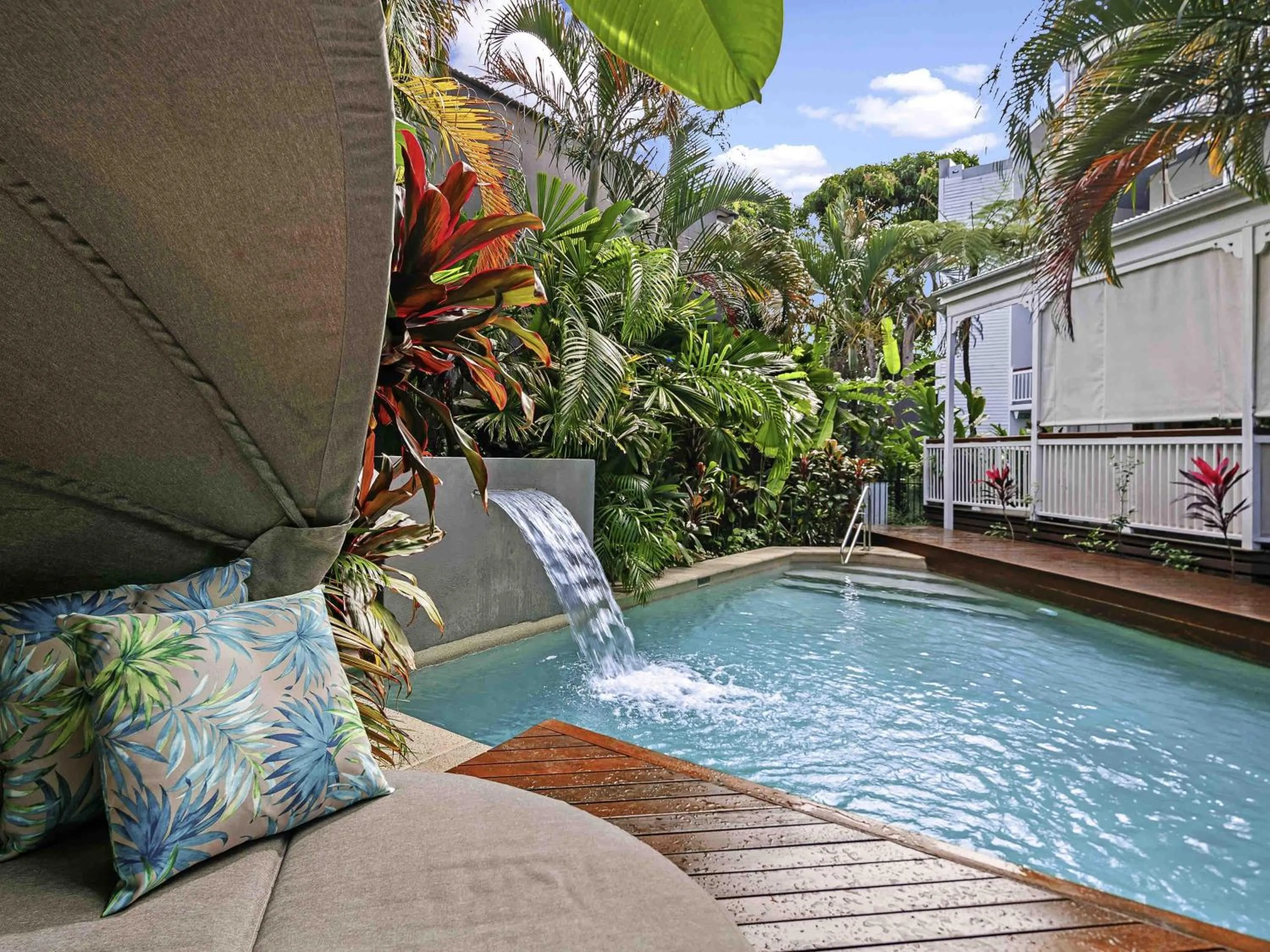 Pool view in Mantra on the Inlet