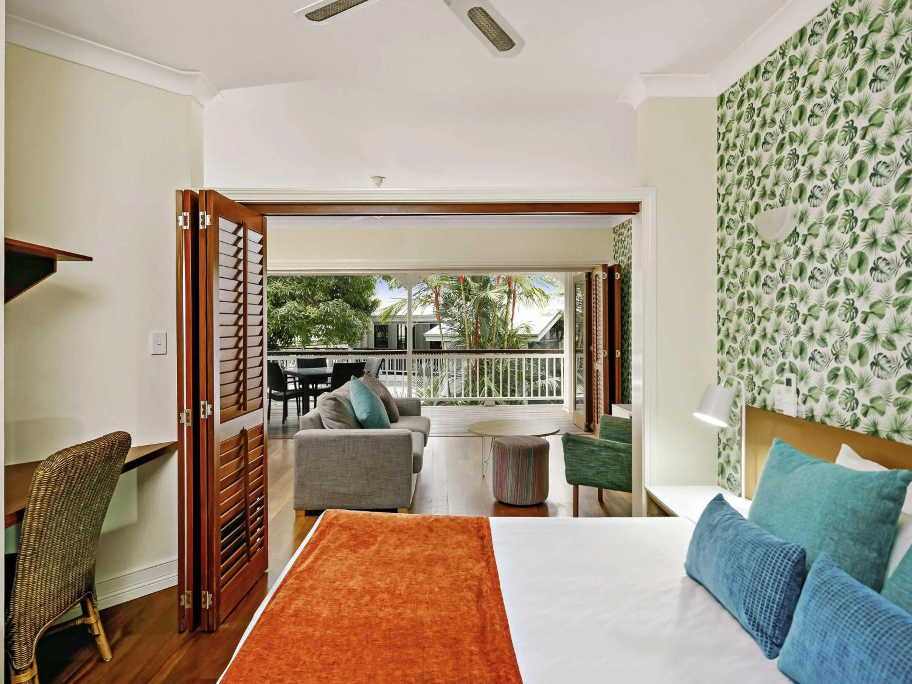 Bedroom, Bed in Mantra on the Inlet
