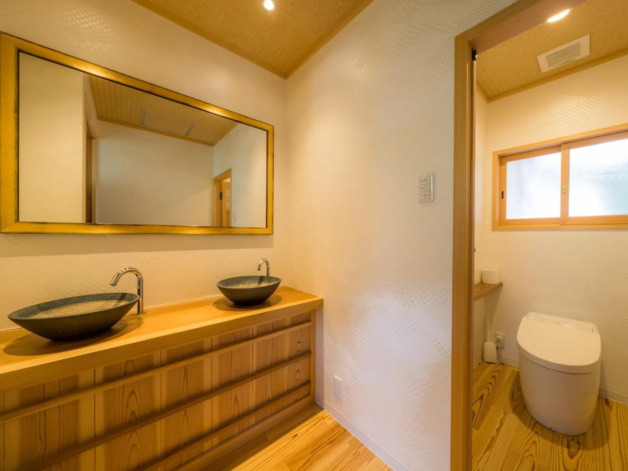 Toilet in Koyasan Shukubo Ekoin