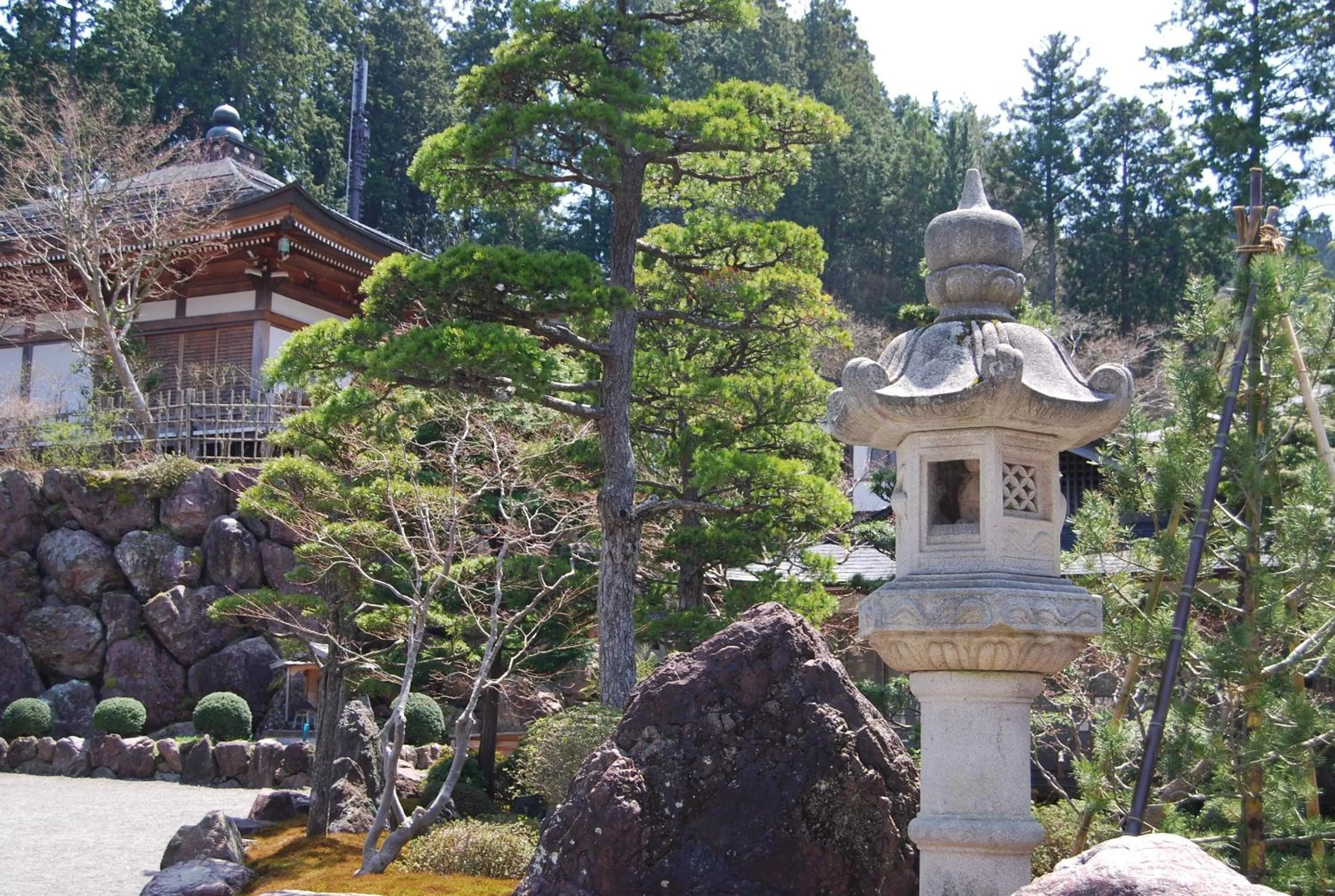 Facade/entrance in Koyasan Shukubo Ekoin