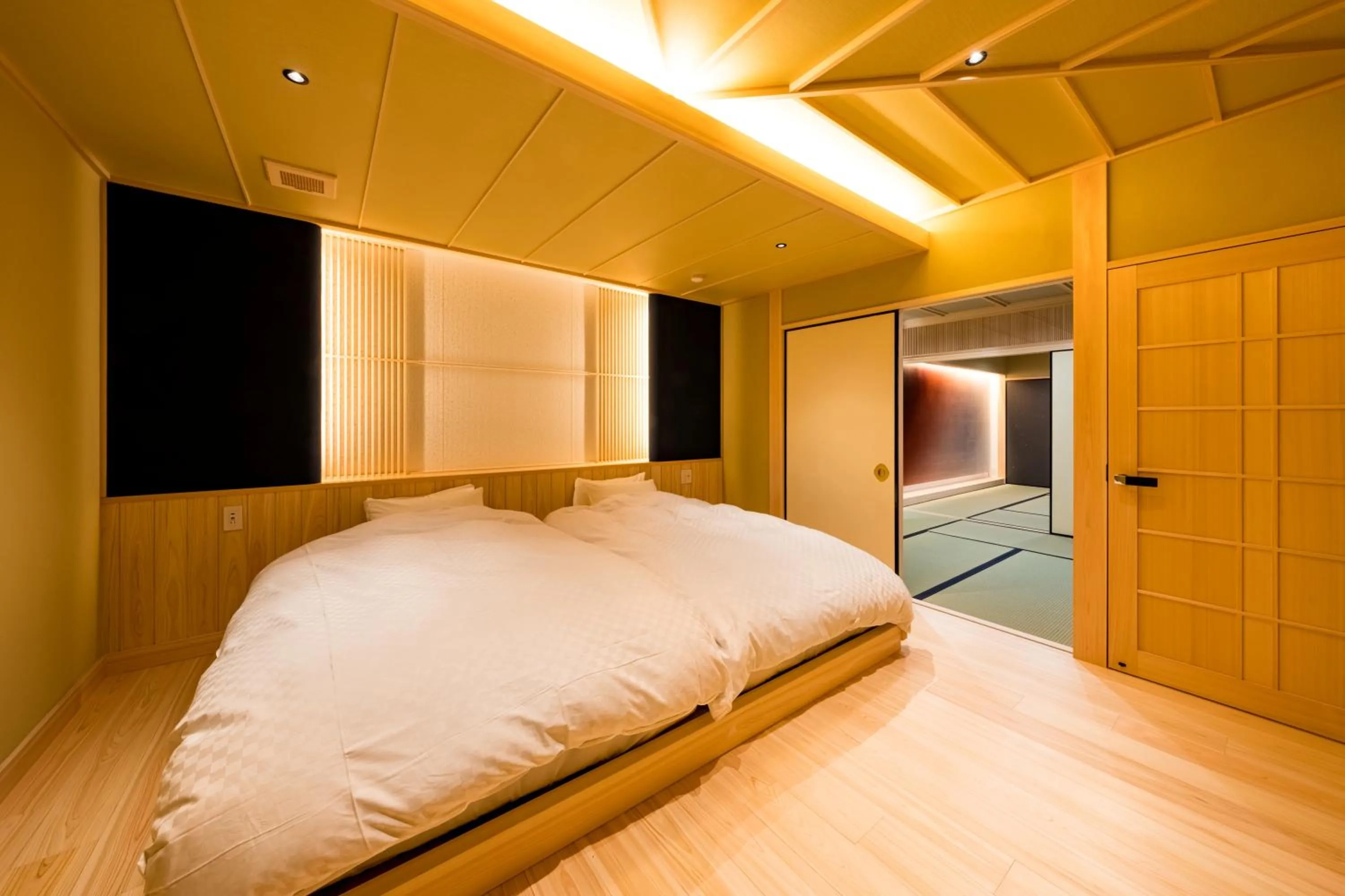 Photo of the whole room, Bed in Koyasan Shukubo Ekoin