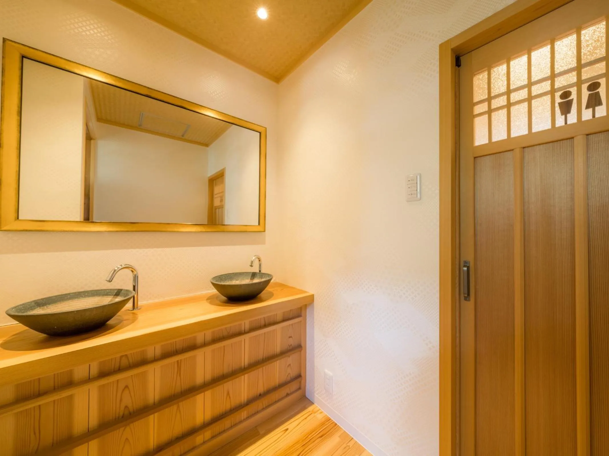 Toilet in Koyasan Shukubo Ekoin