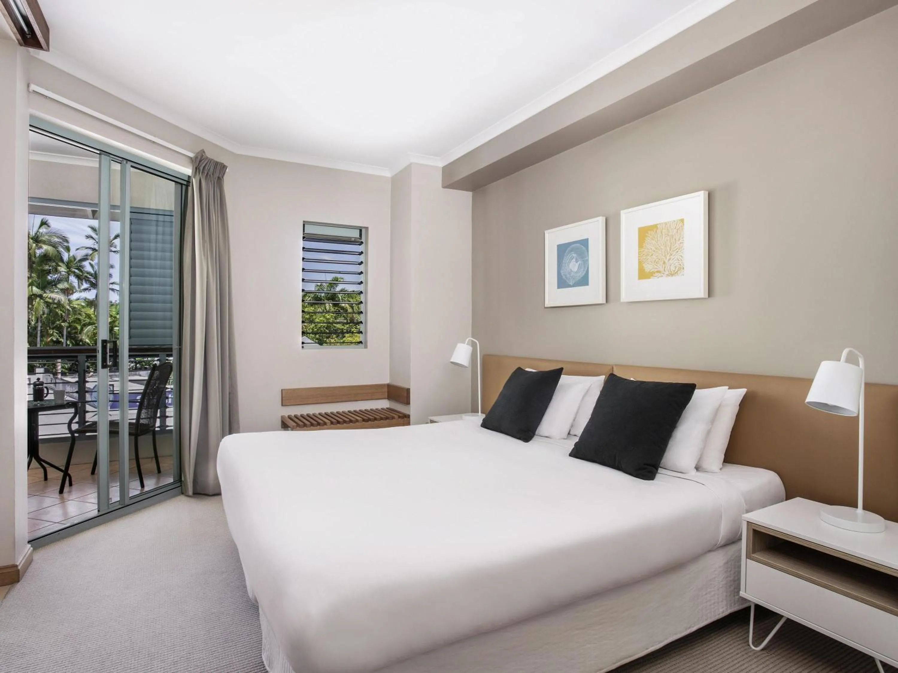 Bedroom, Bed in Mantra in the Village