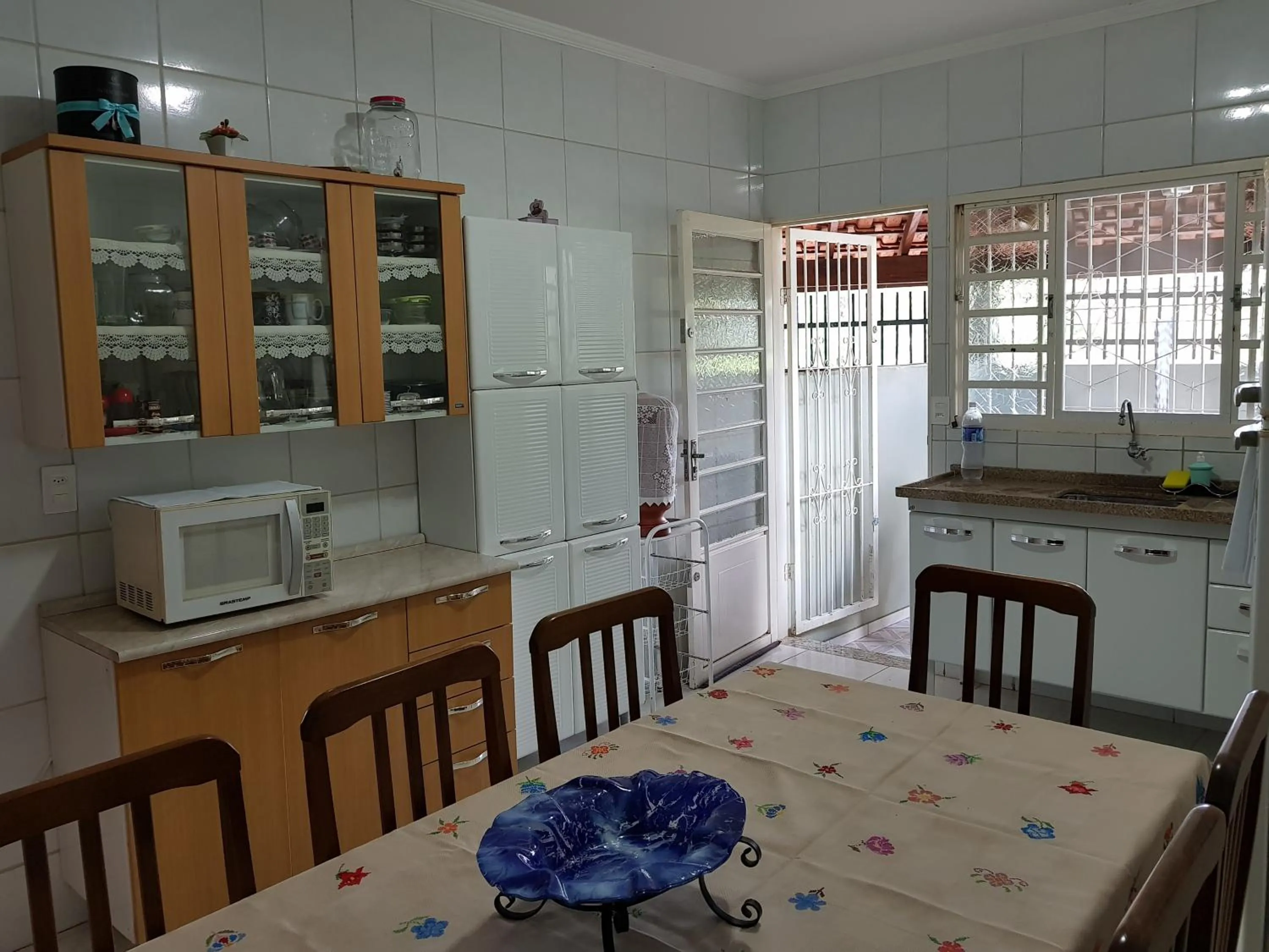 Communal kitchen in Casa da Cachoeira