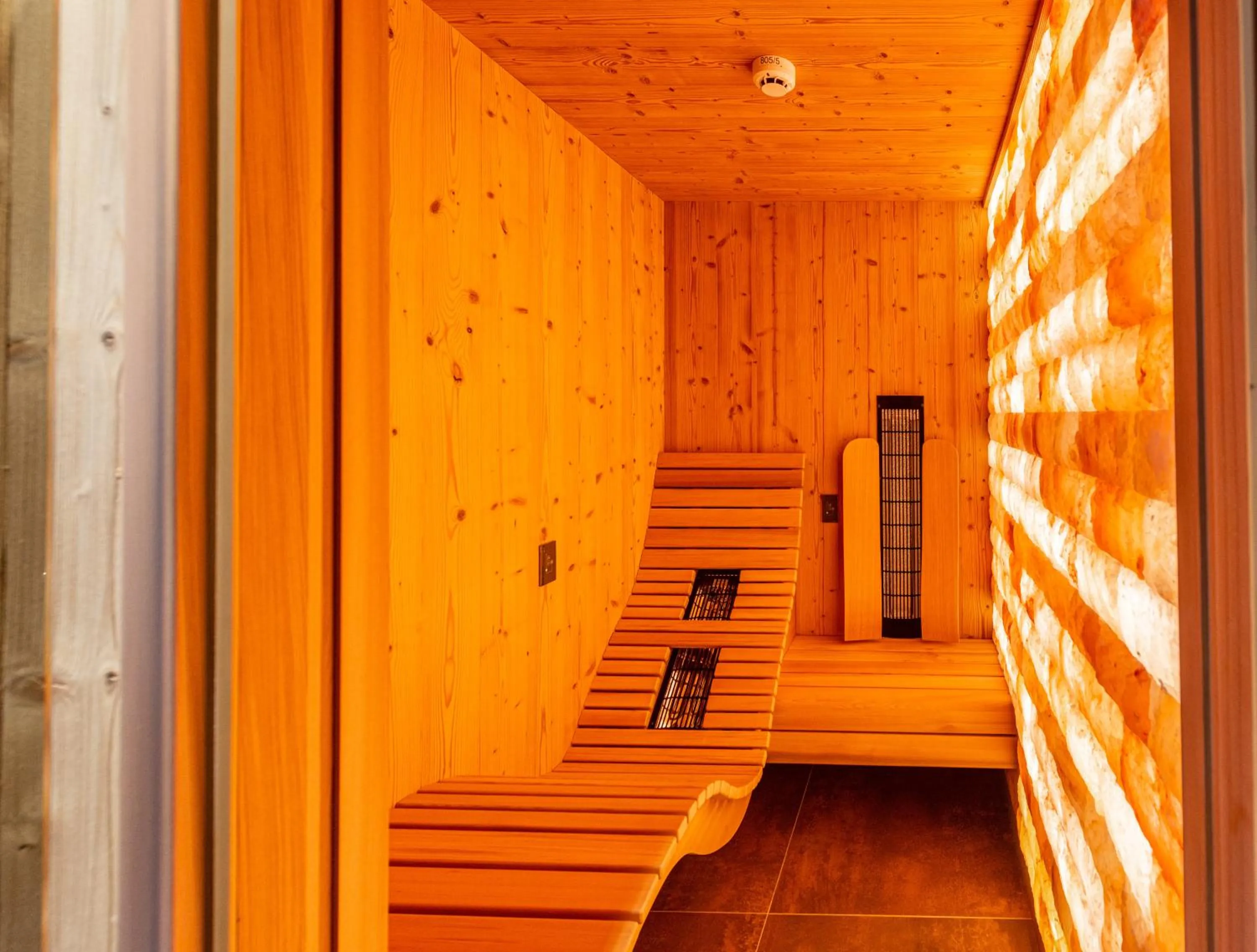 Spa and wellness centre/facilities in Skylodge Alpine Homes