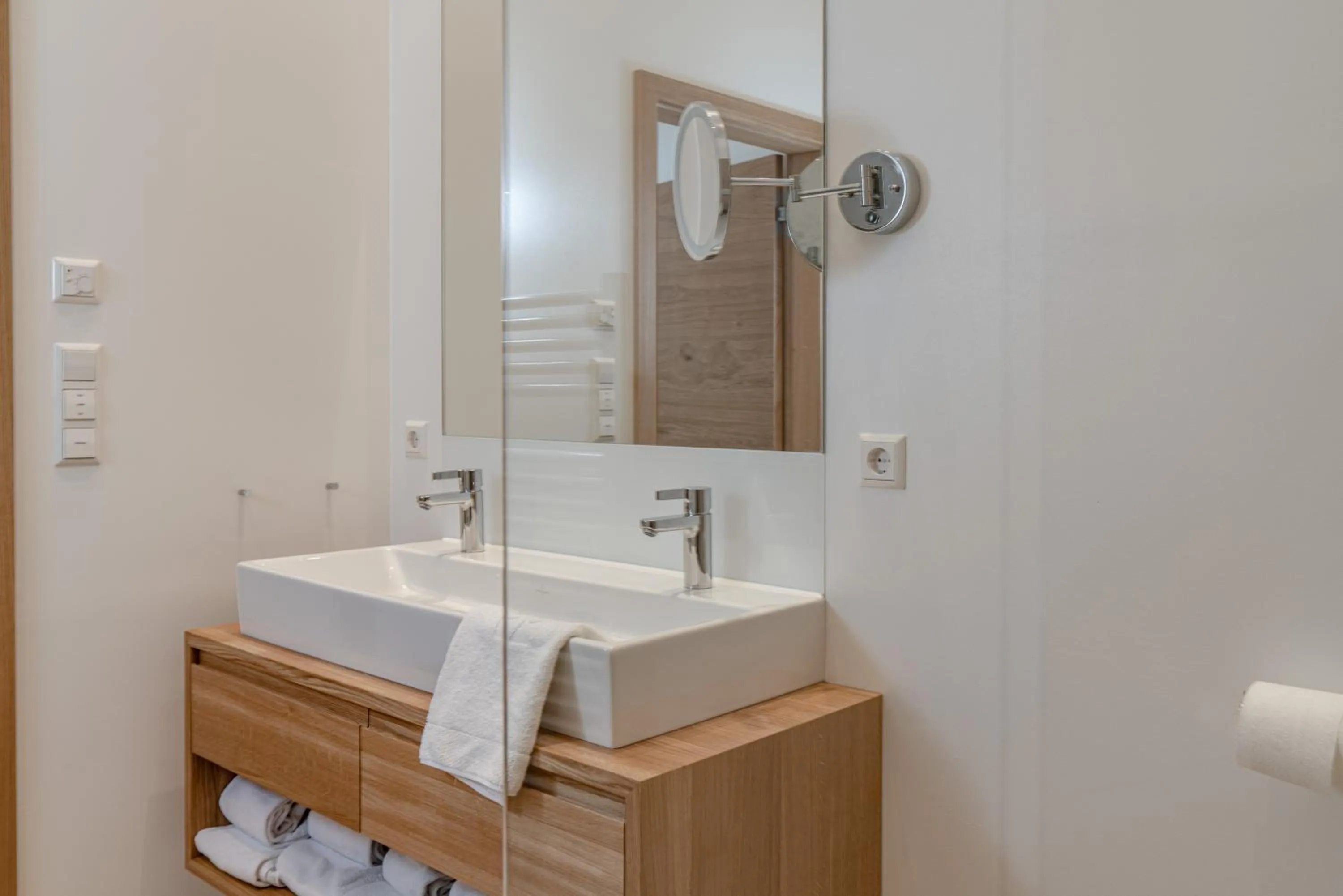 Bathroom in Skylodge Alpine Homes