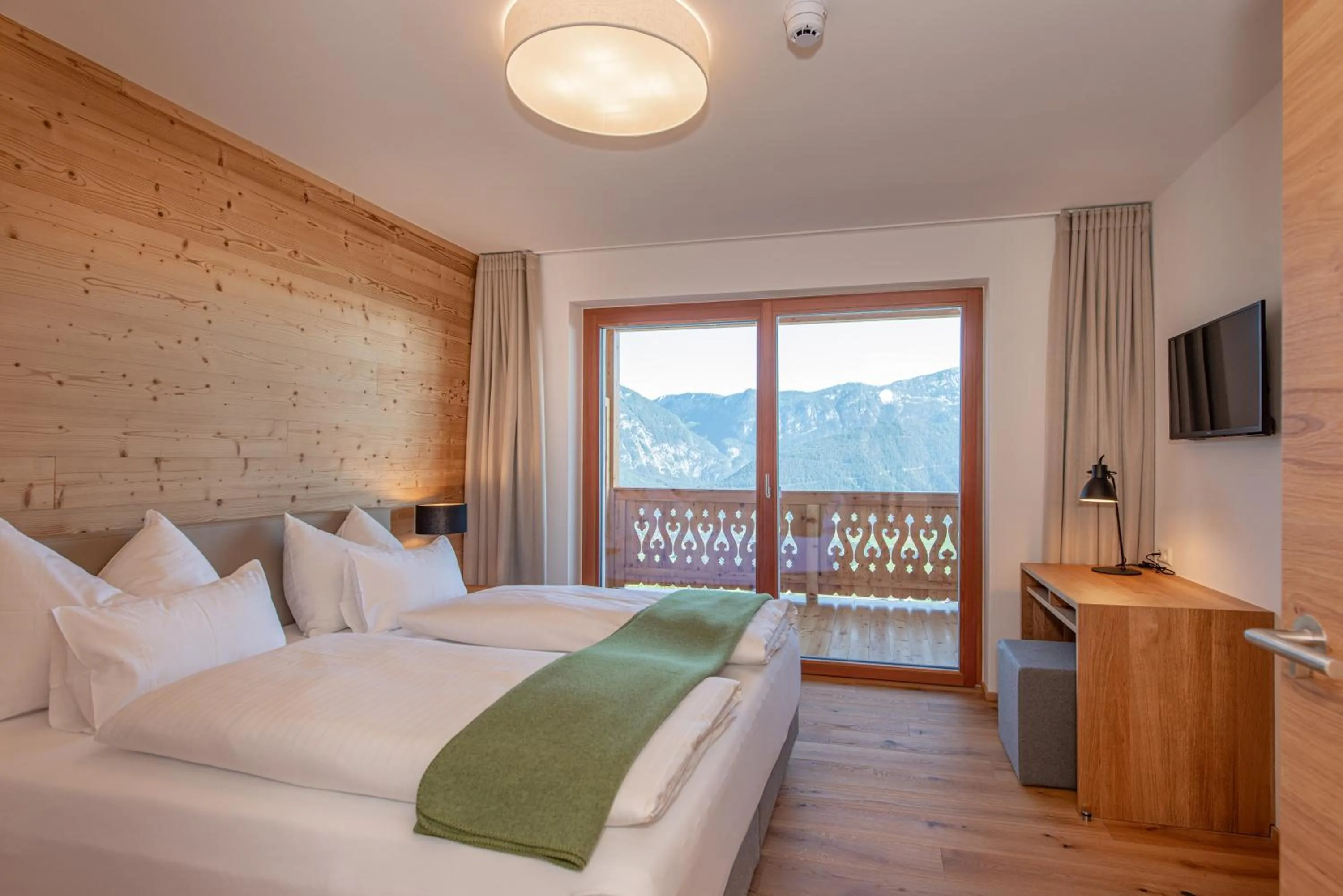 Bedroom, Bed in Skylodge Alpine Homes
