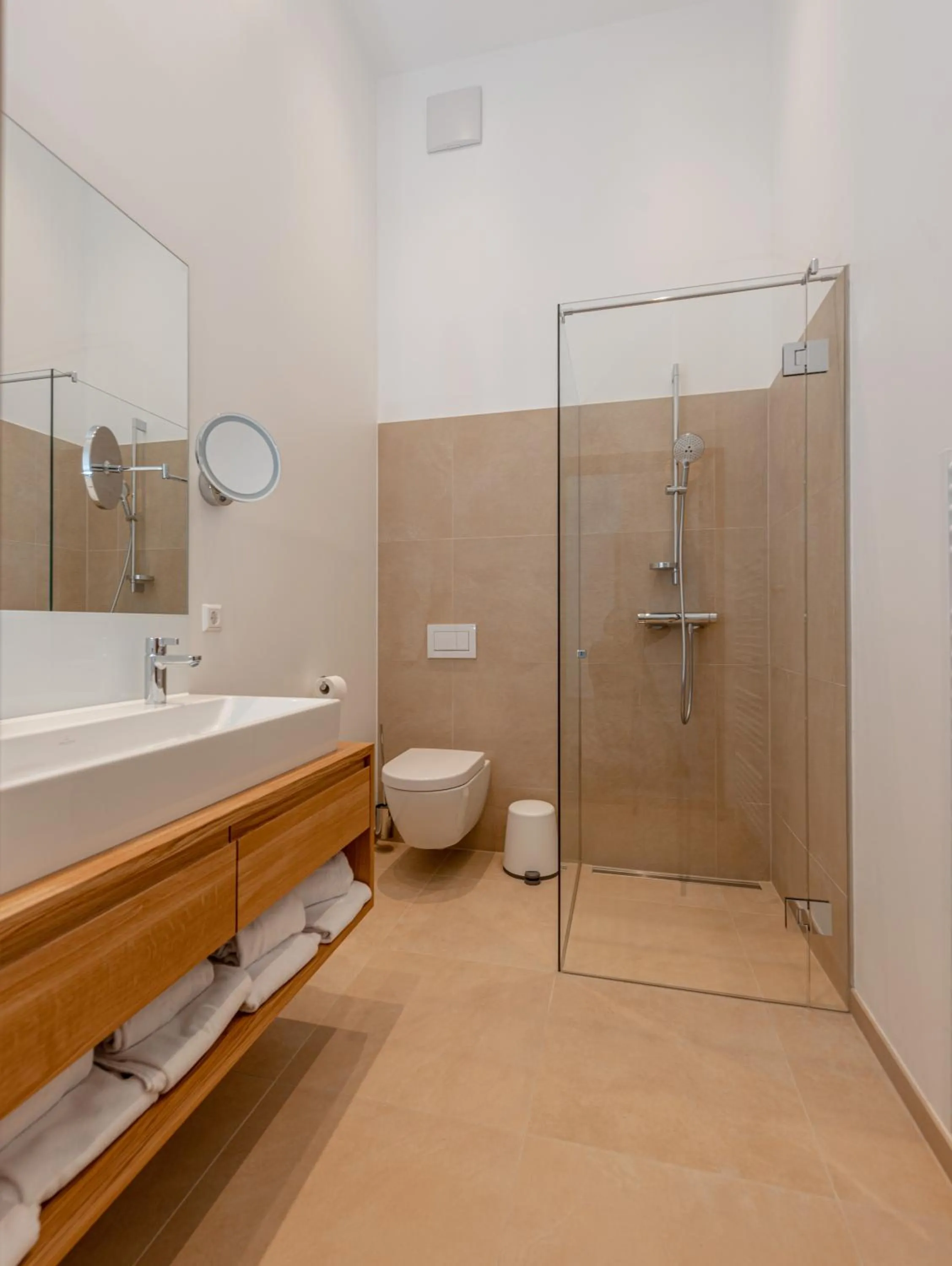 Bathroom in Skylodge Alpine Homes