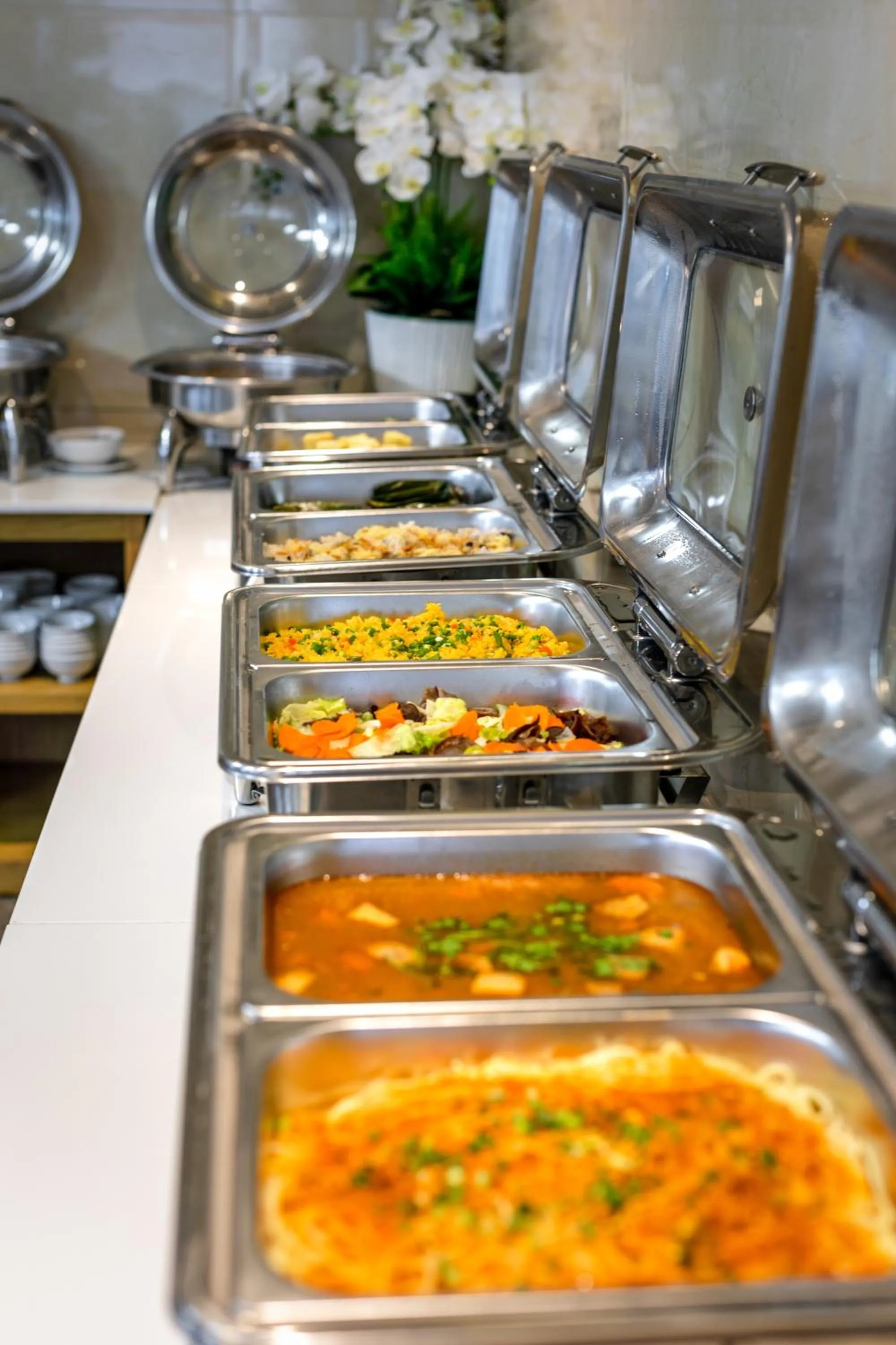 Food and drinks in Greenery Hotel