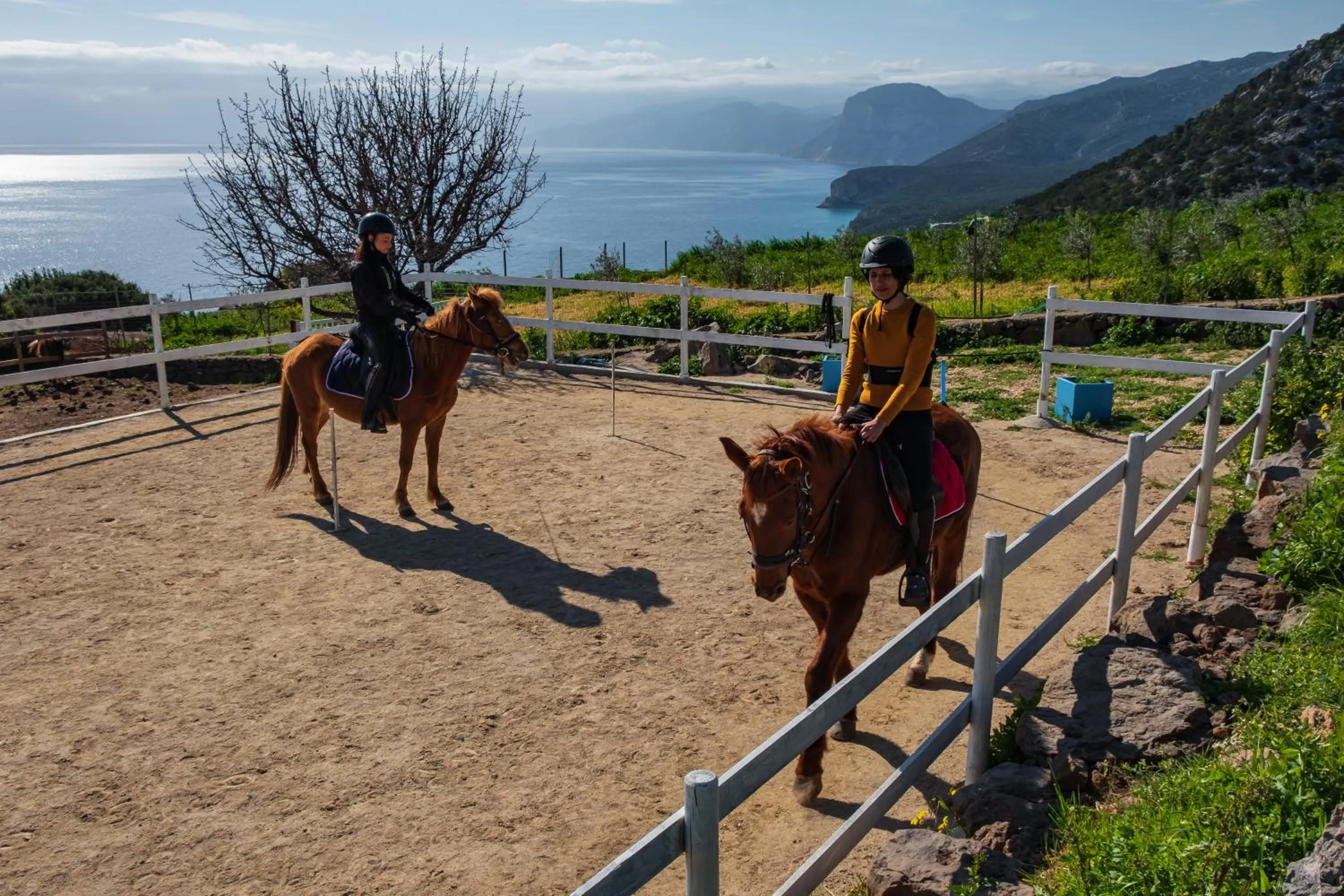 Horse-riding in Ghivine Albergo Diffuso