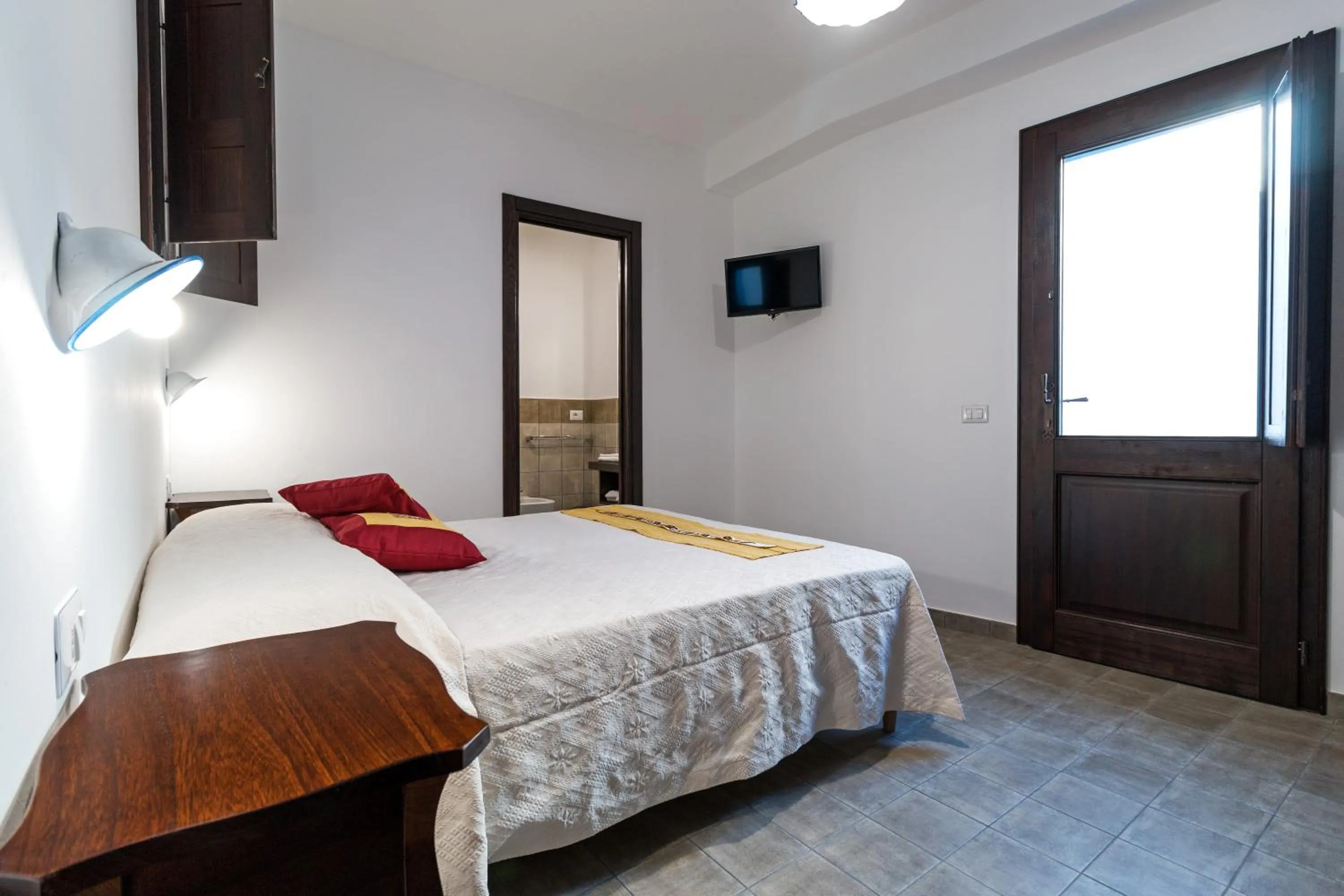 Bed in Ghivine Albergo Diffuso