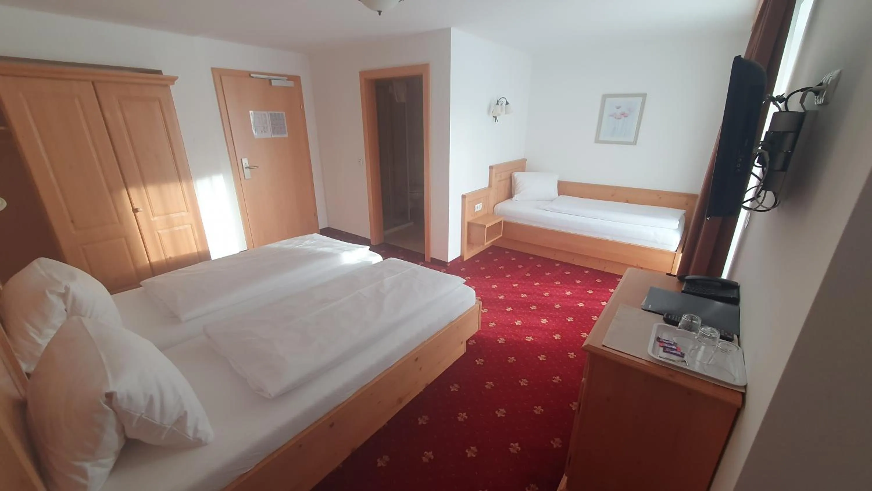 Photo of the whole room, Bed in Hotel Garni Dorfblick