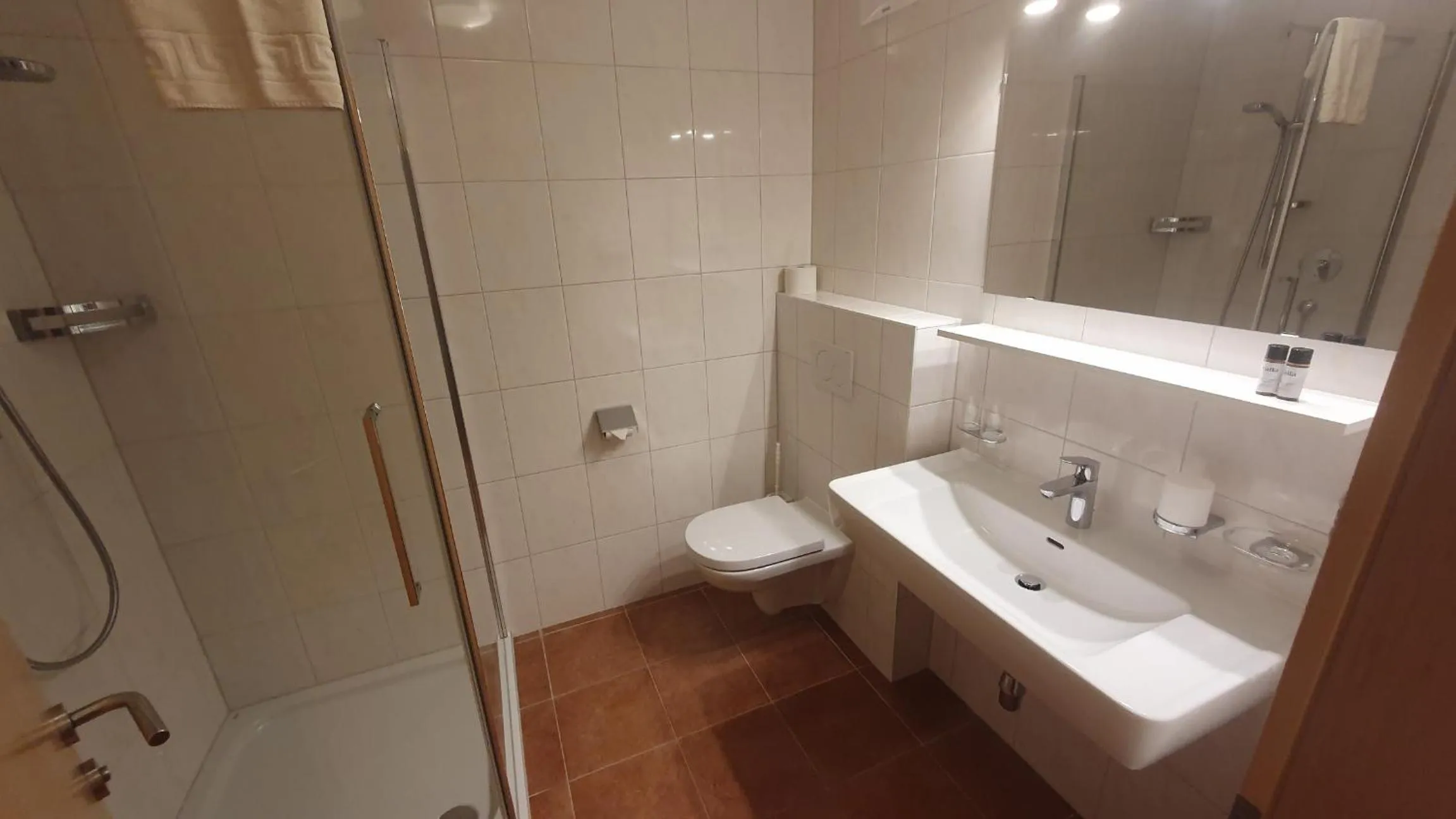 Shower in Hotel Garni Dorfblick