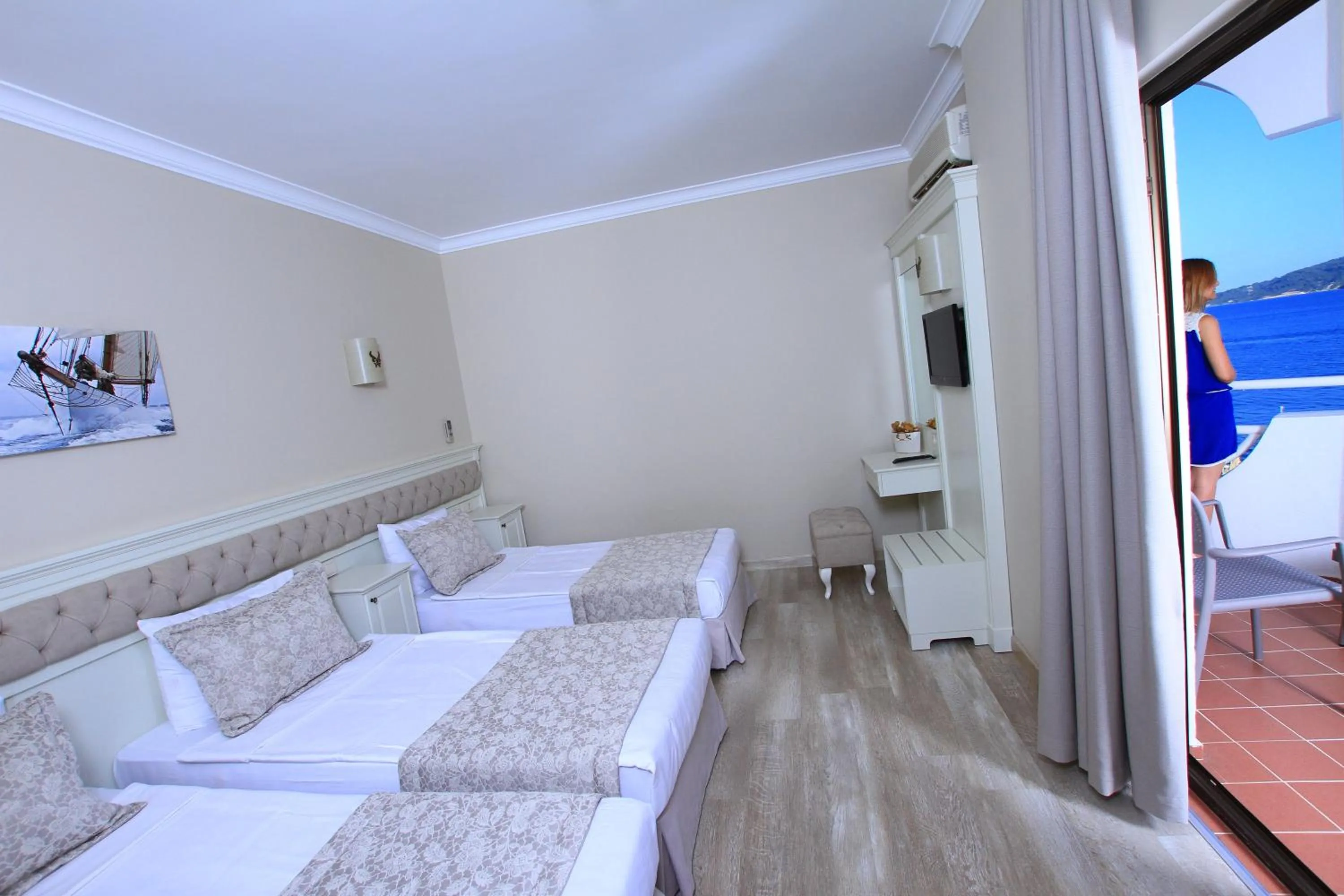 Other, Bed in Hawaii Hotel